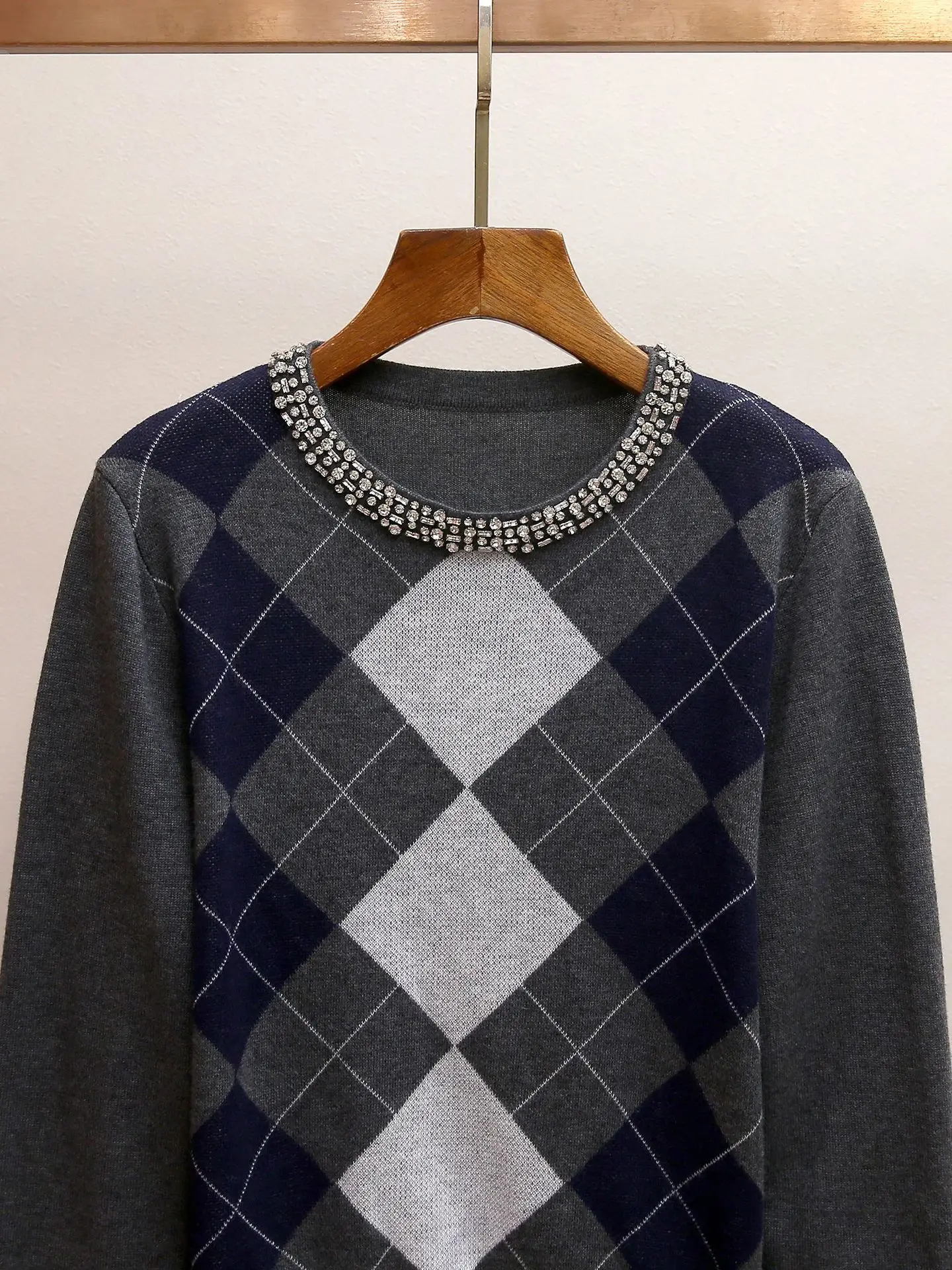 Fall/Winter Women O-Neck Long Sleeve Argyle Rhinestone Neckline Contrast Sweater Loose Soft Casual Fashion Knit Pullover
Fall/Winter Women O-Neck Long Sleeve Argyle Rhinestone Neckline Contrast Sweater Loose Soft Casual Fashion Knit Pullover