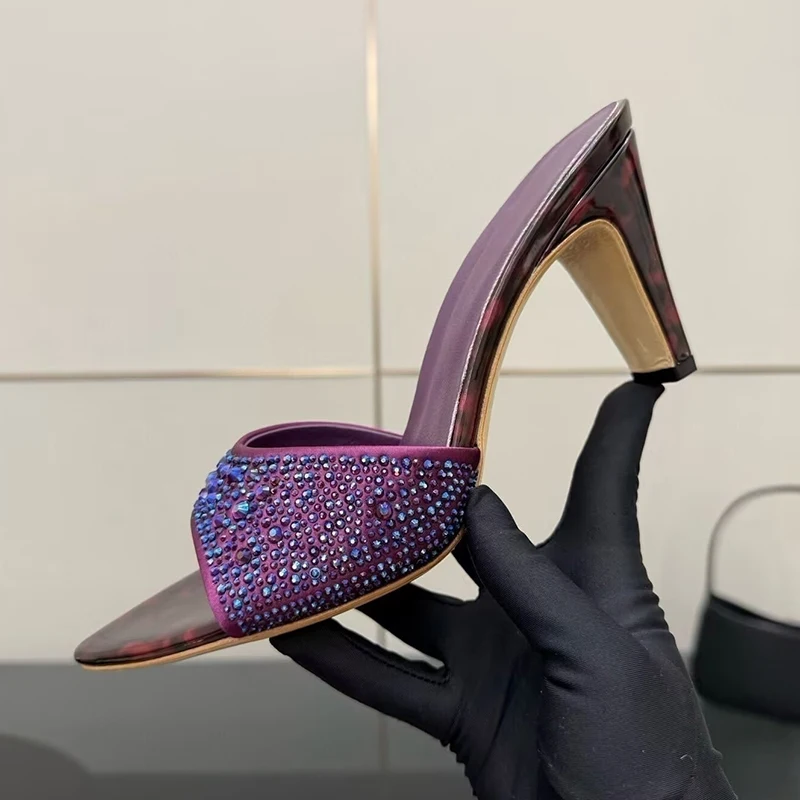 New 2025 Pointed Toe Rhinestone Decor Sexy Slippers Women Open Toe One Strap High Heels Sandals Summer Dress Shoes Pumps
New 2025 Pointed Toe Rhinestone Decor Sexy Slippers Women Open Toe One Strap High Heels Sandals Summer Dress Shoes Pumps