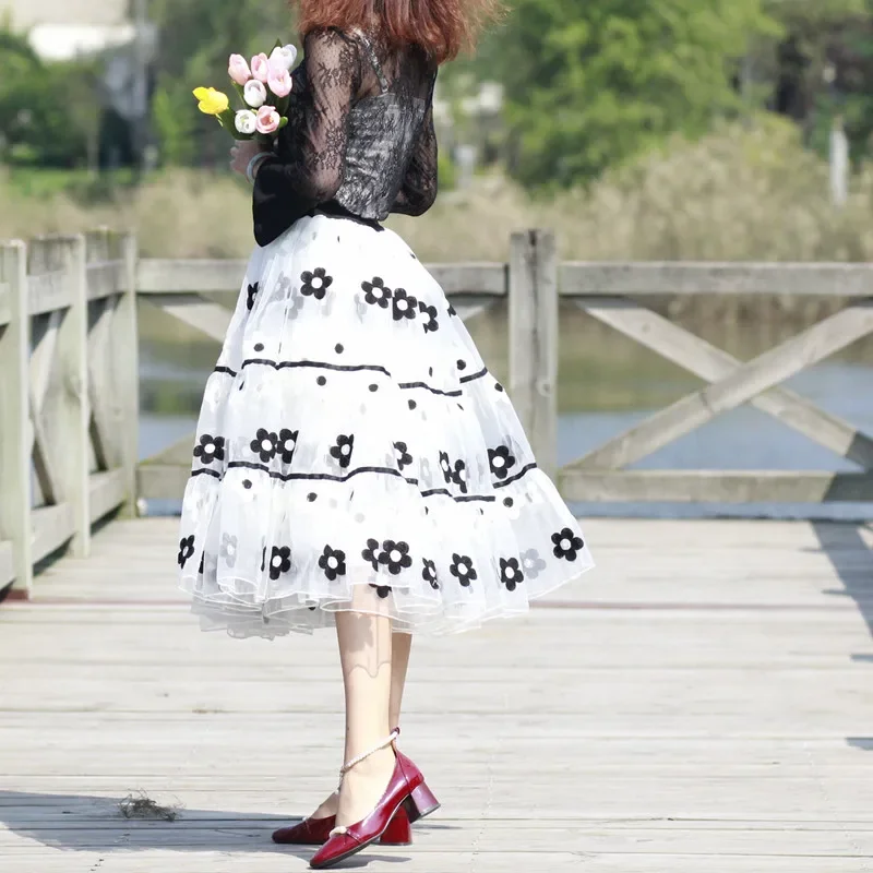 New Embroidered Organza fluffy medium length skirt fashionable embroidered A shaped fairy
New Embroidered Organza fluffy medium length skirt fashionable embroidered A shaped fairy