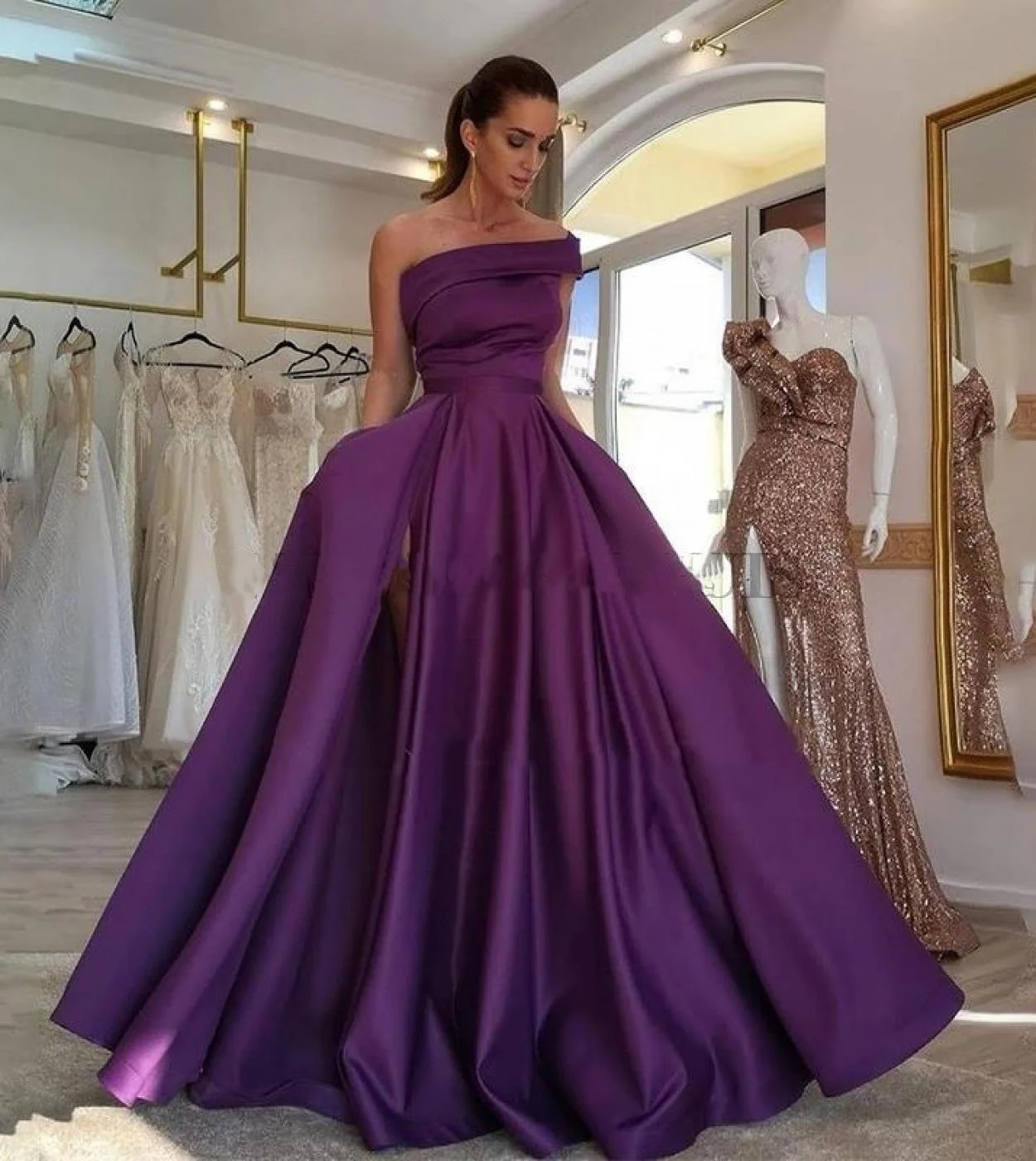 One Shoulder Evening Dresses Pleats A Line Satin with Slit Long Floor Length Formal Party Prom Gowns Women Elegant
One Shoulder Evening Dresses Pleats A Line Satin with Slit Long Floor Length Formal Party Prom Gowns Women Elegant