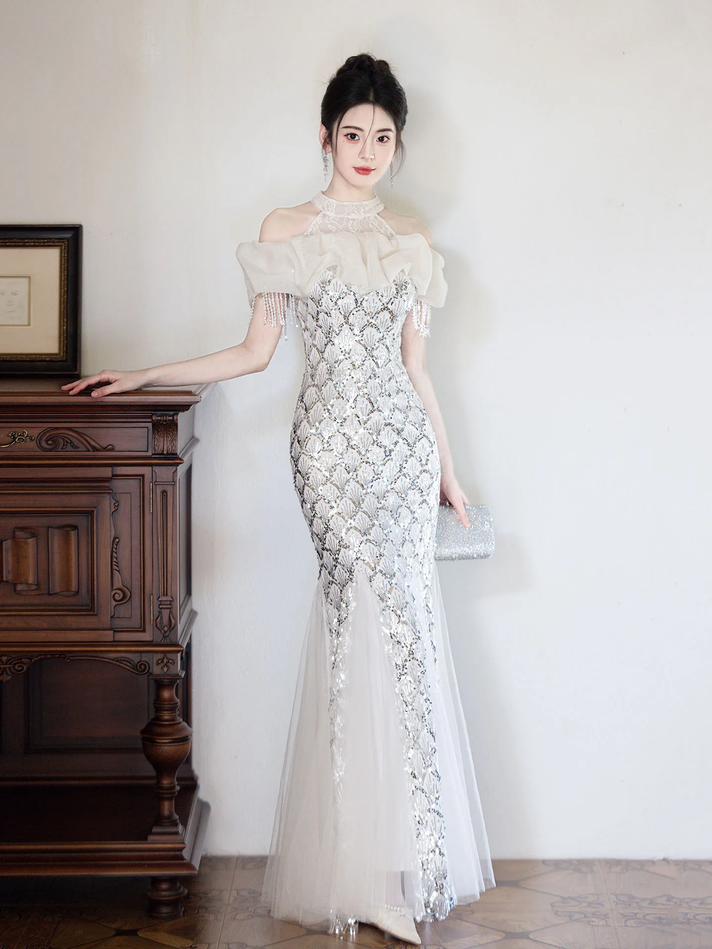 Вечернее платье с открытыми плечами, блестящими пайетками, хвостом русалки, бахромой, класса люкс, для взрослых, для торжественных мероприятий, сексуальное, с завышенной талией
Вечернее платье с открытыми плечами, блестящими пайетками, хвостом русалки, бахромой, класса люкс, для взрослых, для торжественных мероприятий, сексуальное, с завышенной талией