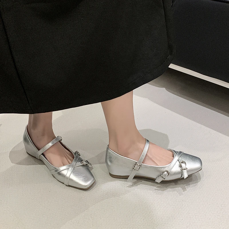 Fashion Square Toe Metal Buckle One Strap Soft Sole Non-Slip Low Top Inside Heightening Single Shoes
Fashion Square Toe Metal Buckle One Strap Soft Sole Non-Slip Low Top Inside Heightening Single Shoes
