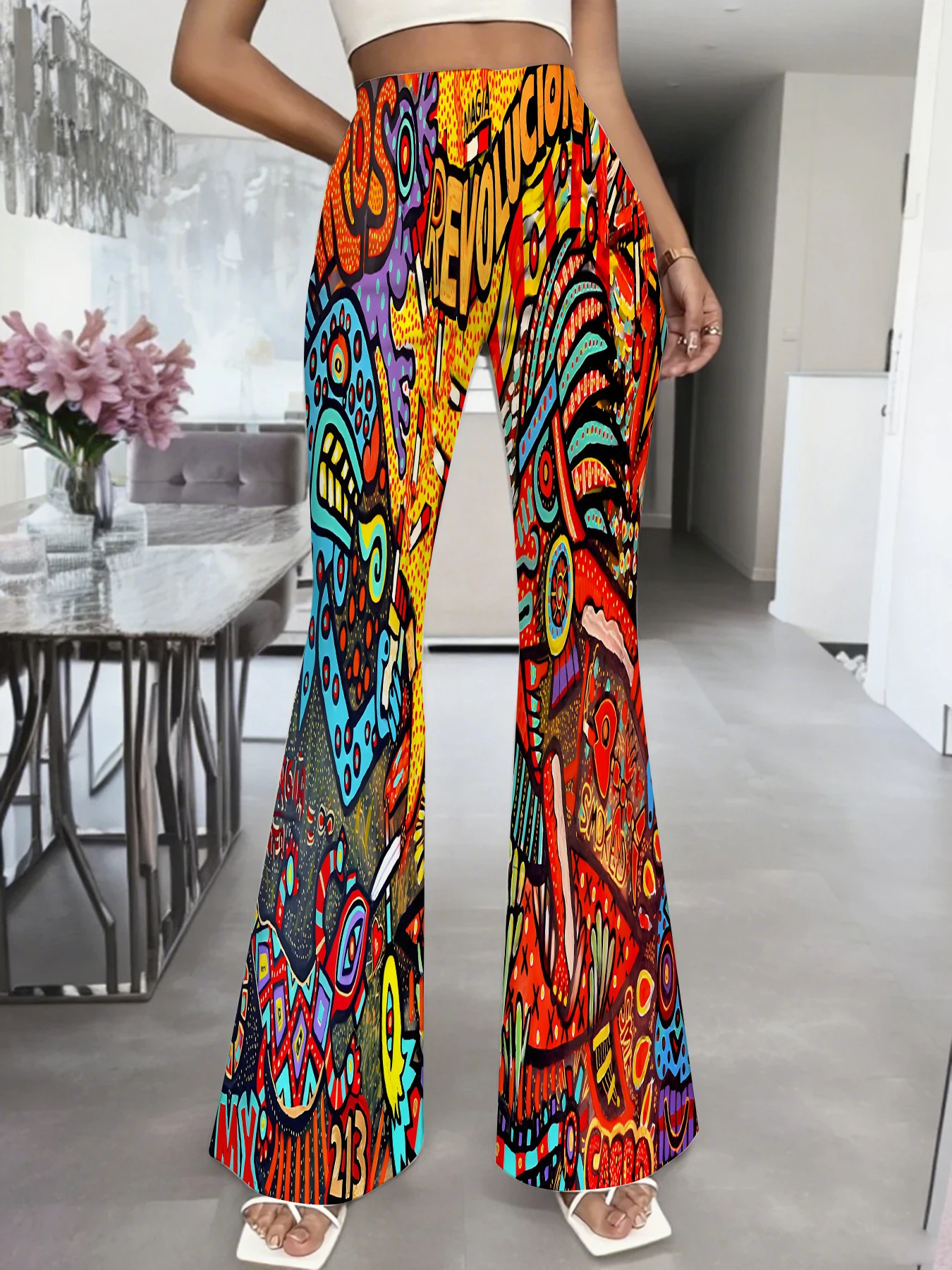 New exotic tribe totem contrasting high waisted flared pants show off thinness and height. Micro flared pants
New exotic tribe totem contrasting high waisted flared pants show off thinness and height. Micro flared pants