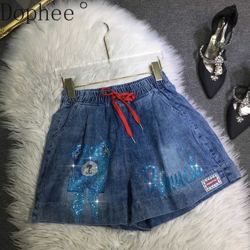 New Spring Summer Women Blue Denim Shorts Cute Bear Hot Drilling Loose Wide Leg Pants All-match Elastic Waist A-line Jeans
New Spring Summer Women Blue Denim Shorts Cute Bear Hot Drilling Loose Wide Leg Pants All-match Elastic Waist A-line Jeans