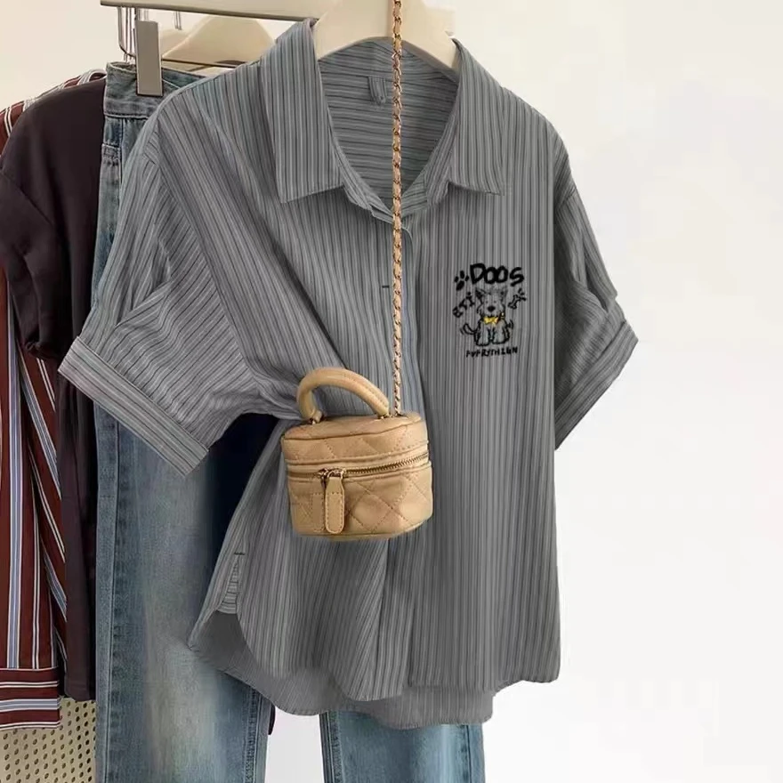 plus Size Women's Neck Short Sleeve Shirt Summer Loose Slimming Grey Vertical Stripe Fashionable Korean Style Inner Wear
plus Size Women's Neck Short Sleeve Shirt Summer Loose Slimming Grey Vertical Stripe Fashionable Korean Style Inner Wear