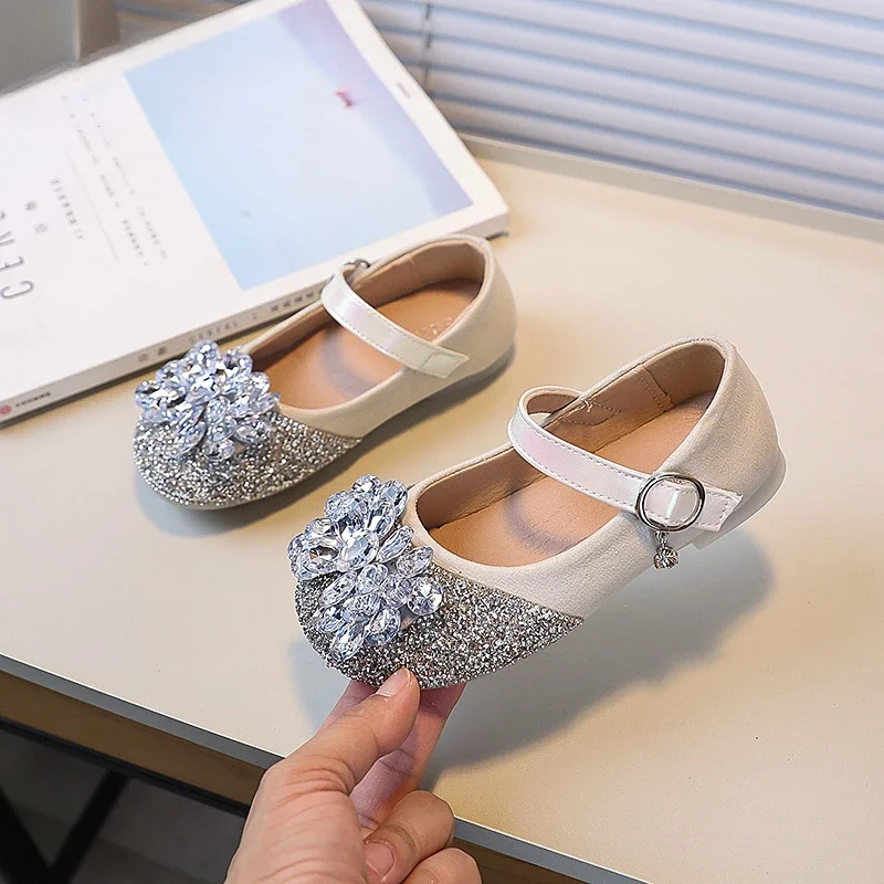 Elegant Girl Princess Shoes Rhinestone Sequins Children's Leather Shoes Spring Autumn Dress Versatile Luxury Kids Party Shoes
Elegant Girl Princess Shoes Rhinestone Sequins Children's Leather Shoes Spring Autumn Dress Versatile Luxury Kids Party Shoes