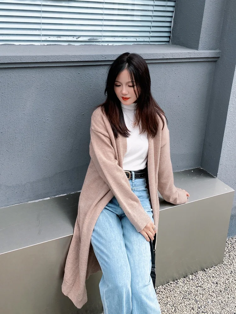 Длинный вязаный кардиган-пальто для женщин с V-образным вырезом, однотонный, для повседневной носки, модный, осенне-зимний, удлиненный
Длинный вязаный кардиган-пальто для женщин с V-образным вырезом, однотонный, для повседневной носки, модный, осенне-зимний, удлиненный