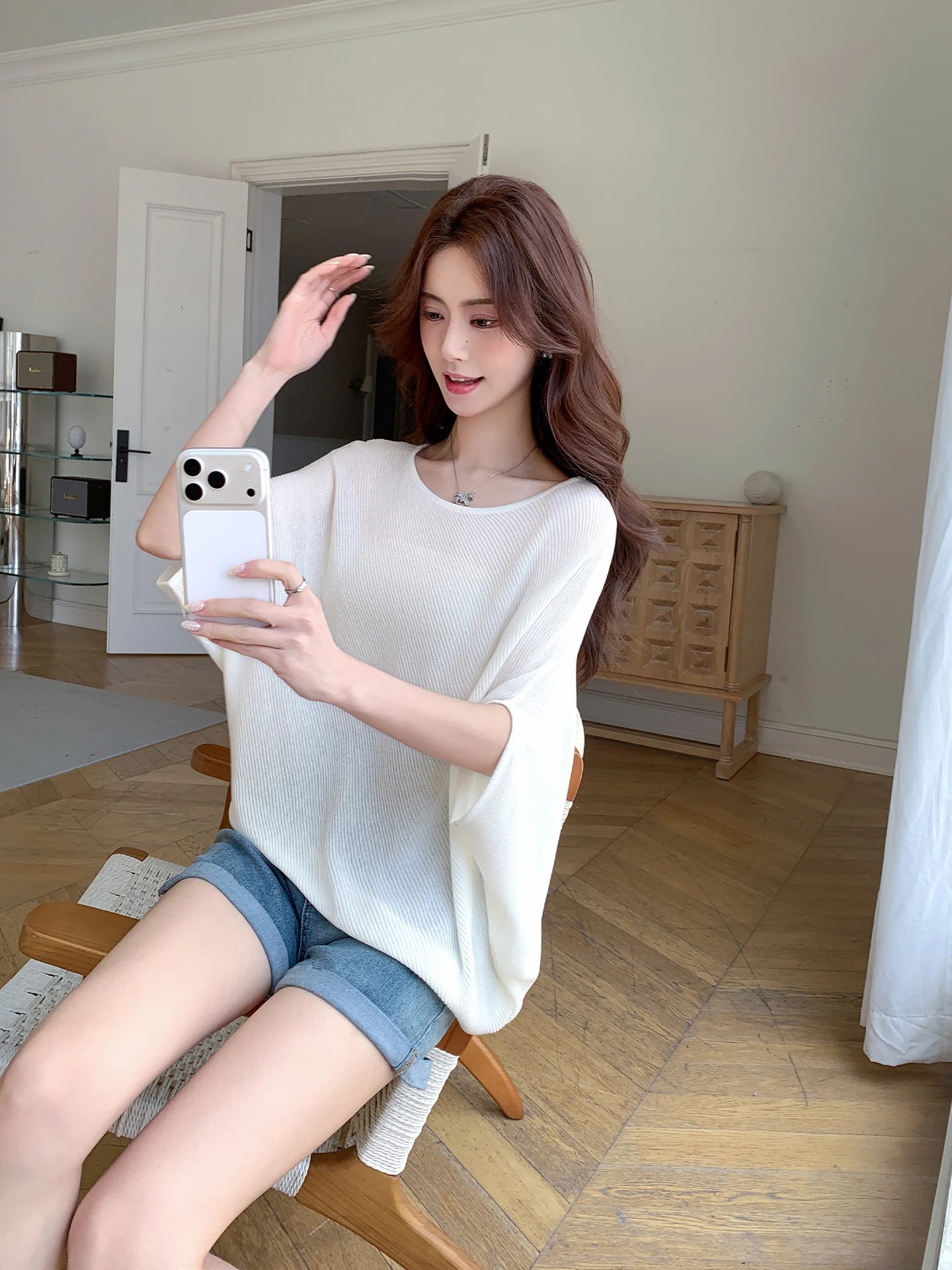 Summer 2026 Women's Loose Batwing Sleeve Knitted Top Breathable Thin Sun Protection Casual Comfortable round Neck Pullover
Summer 2026 Women's Loose Batwing Sleeve Knitted Top Breathable Thin Sun Protection Casual Comfortable round Neck Pullover