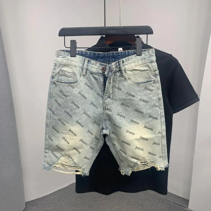 European trendy brand full of letter printing slim-fitting denim shorts, summer new men's quarter pants
European trendy brand full of letter printing slim-fitting denim shorts, summer new men's quarter pants