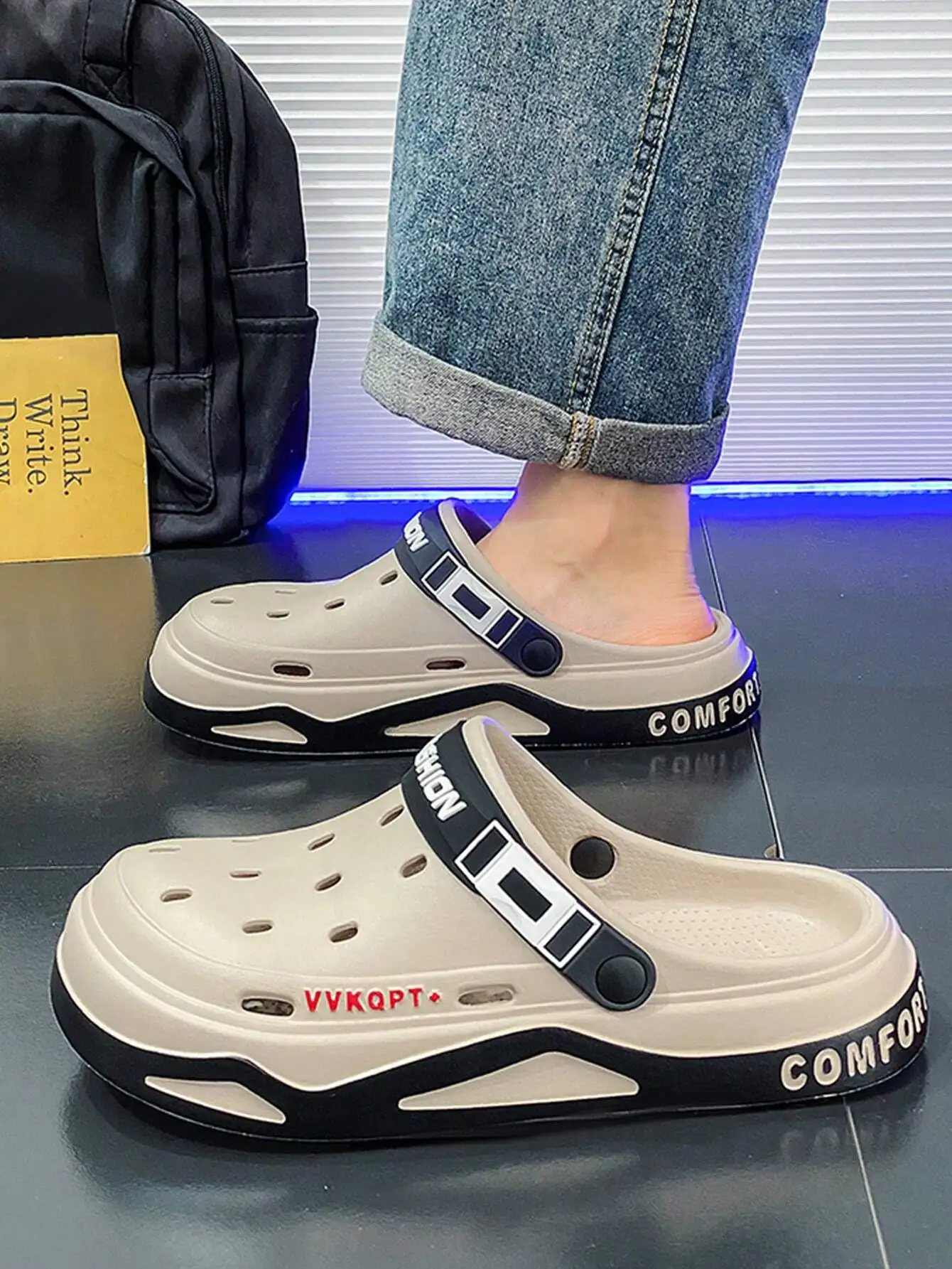 Men Hollow Out Shoes Summer Fashionable Outdoor EVA Thick Bottom Breathable Comfortable Dual-Purpose Slipper For Beach And Casual Wear
Men Hollow Out Shoes Summer Fashionable Outdoor EVA Thick Bottom Breathable Comfortable Dual-Purpose Slipper For Beach And Casual Wear