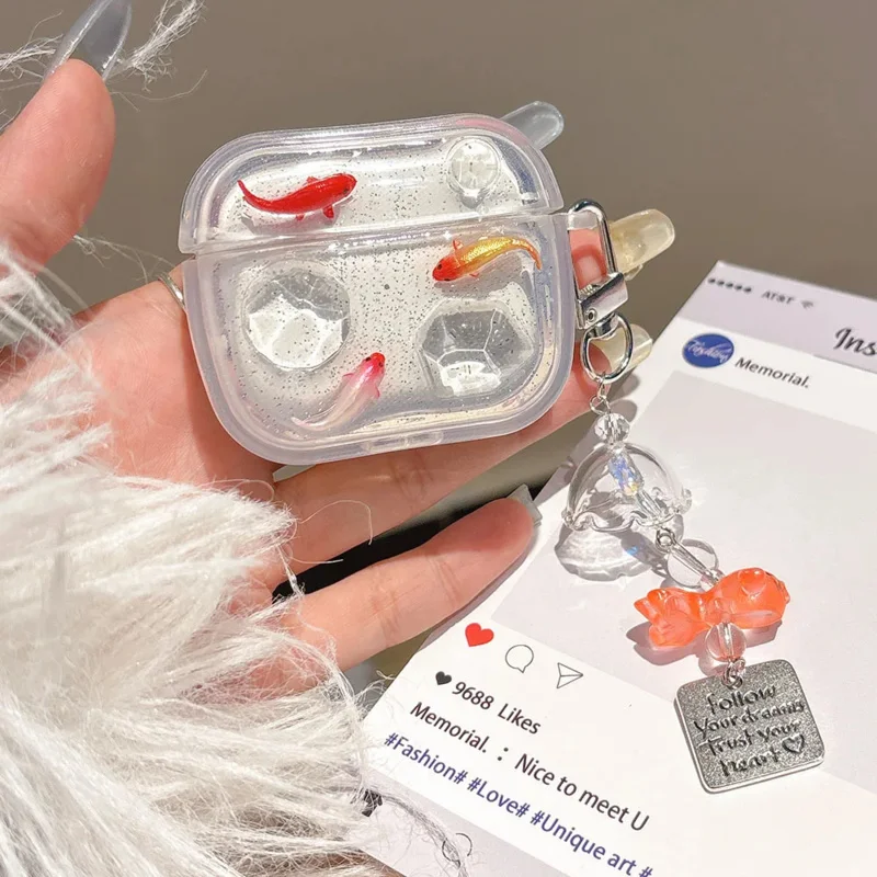 Милый прозрачный чехол для наушников с 3D-подвеской в виде карпа и рыбы для Apple AirPods 4 3 2 Pro 1/2, чехол для беспроводной Bluetooth-гарнитуры
Милый прозрачный чехол для наушников с 3D-подвеской в виде карпа и рыбы для Apple AirPods 4 3 2 Pro 1/2, чехол для беспроводной Bluetooth-гарнитуры