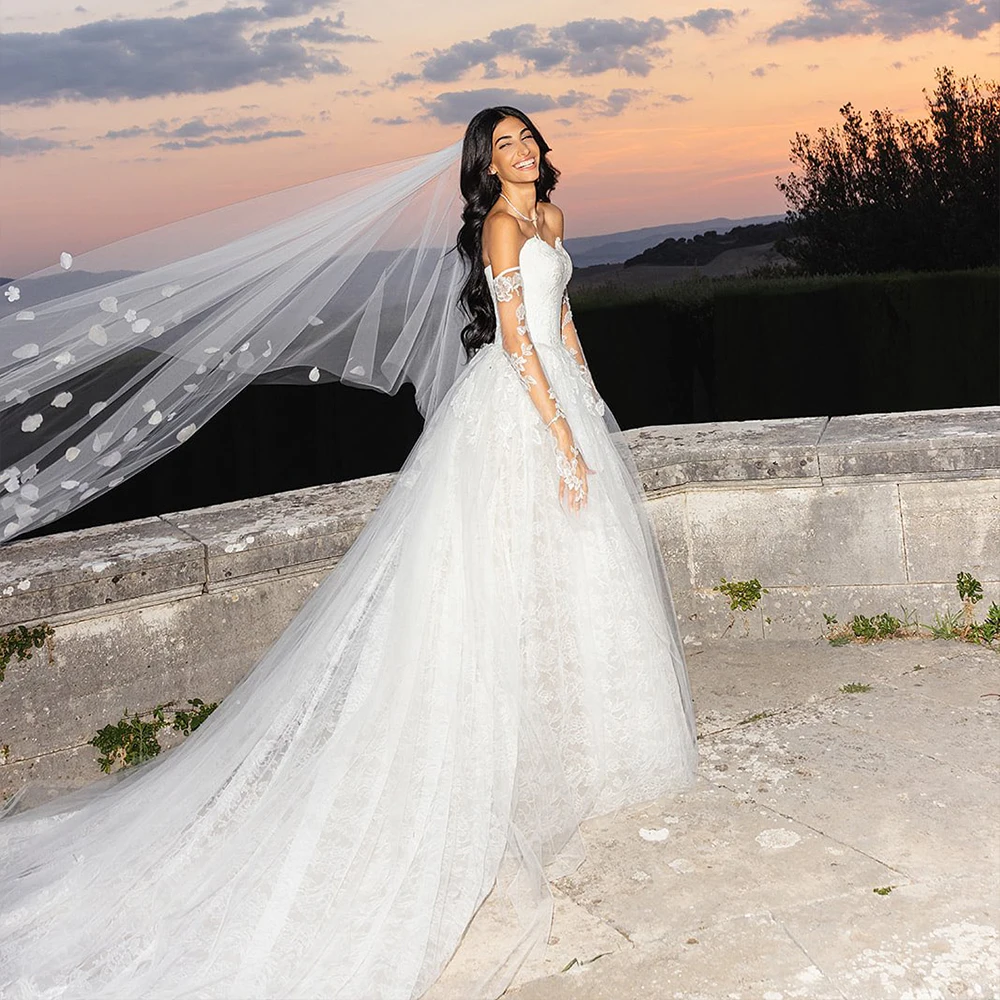 White Weddings Dresses Sweetheart Sleeveless A Line Sweep Train Bride Dress for Women Appliques Garden Bridal Gowns Customized
White Weddings Dresses Sweetheart Sleeveless A Line Sweep Train Bride Dress for Women Appliques Garden Bridal Gowns Customized