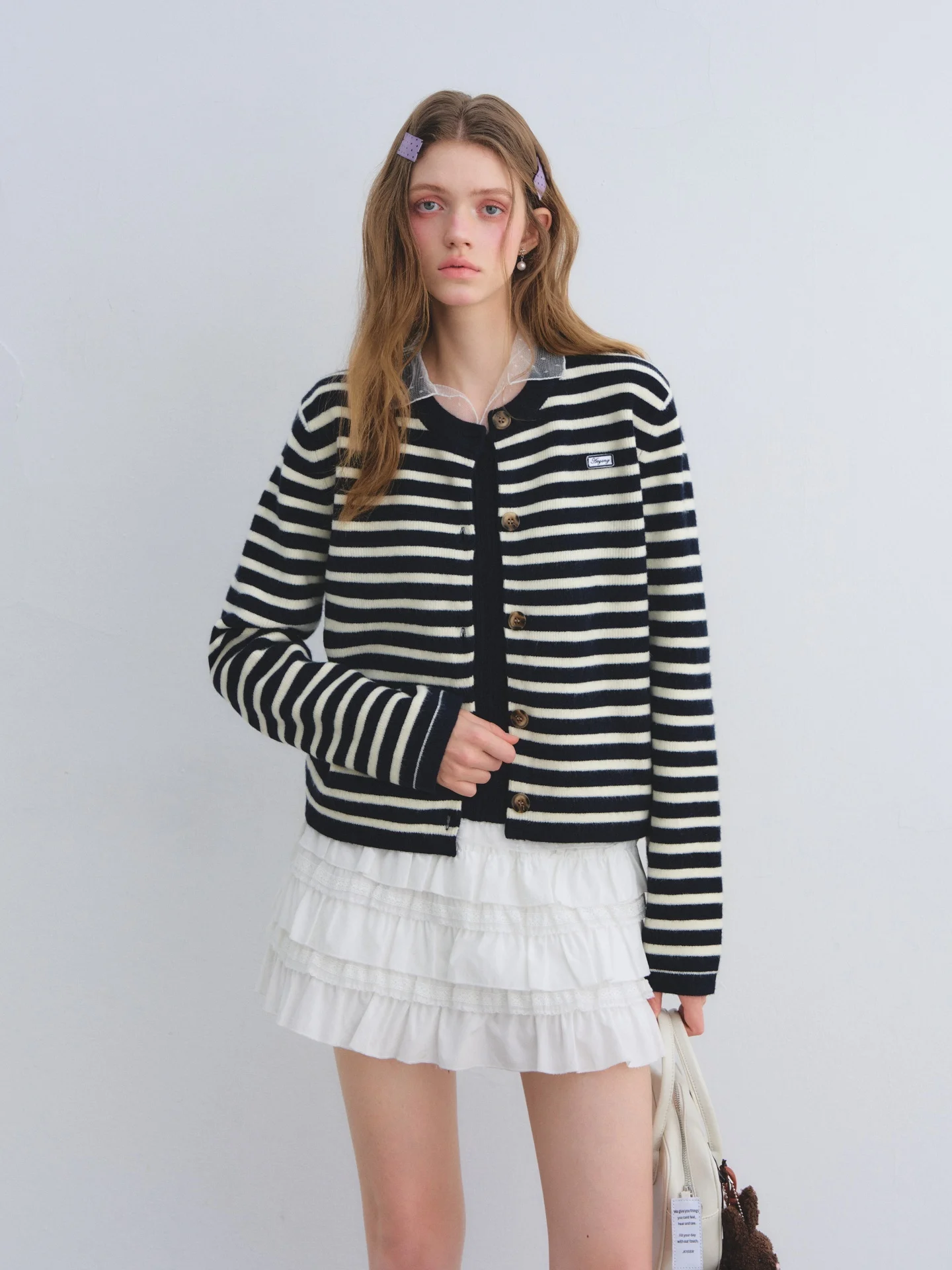 Классический ретро-кардиган AsGony в полоску с цветными блоками, круглым вырезом, вязаный, с длинными рукавами, модный, антивозрастной, женский топ
Классический ретро-кардиган AsGony в полоску с цветными блоками, круглым вырезом, вязаный, с длинными рукавами, модный, антивозрастной, женский топ