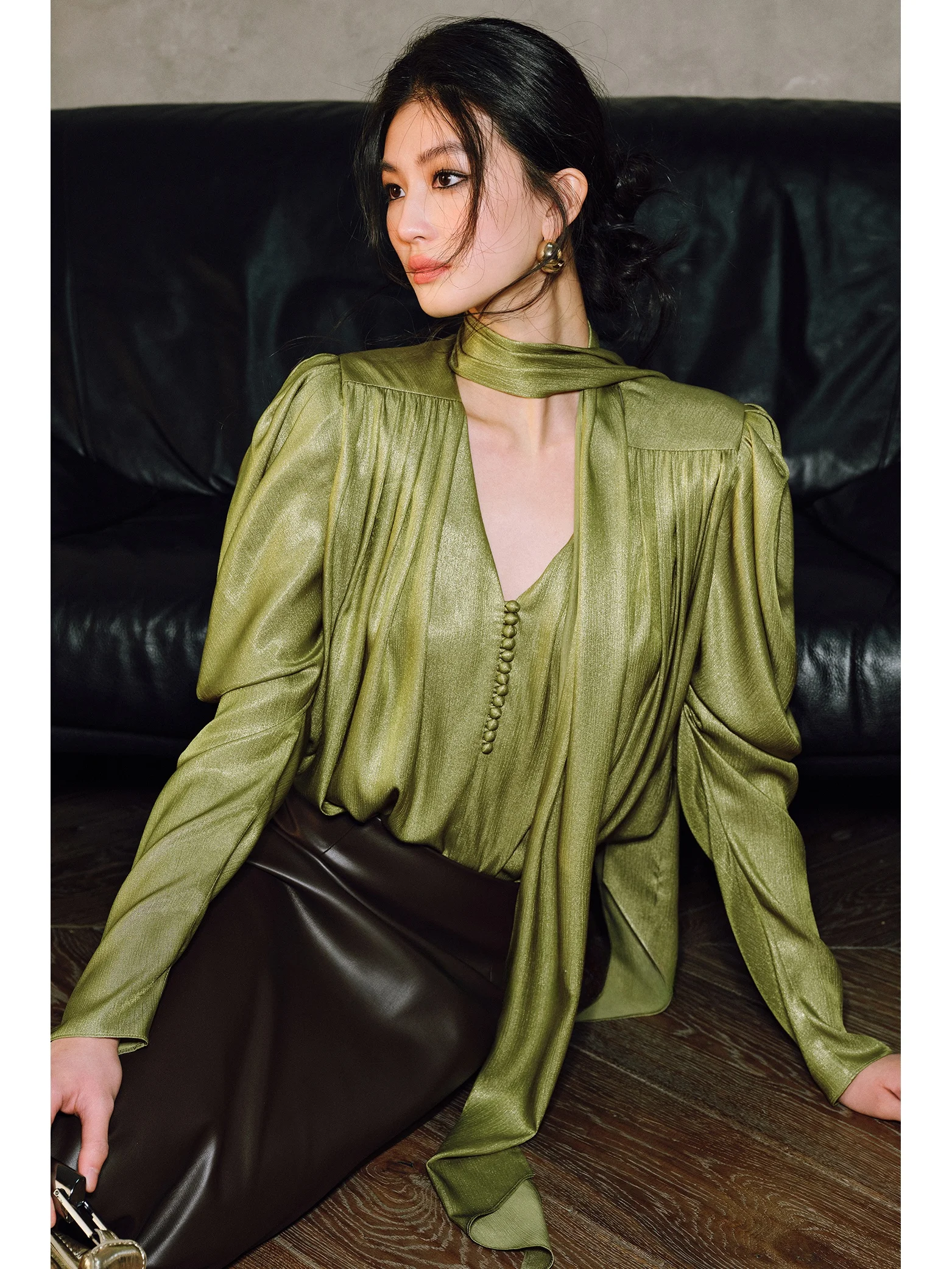 Shiny Thread Embellished Silk Satin V-Neck Gown with Sashes Long Sleeve Women's Business Casual Shirt Elegant Draped Artistic...
Shiny Thread Embellished Silk Satin V-Neck Gown with Sashes Long Sleeve Women's Business Casual Shirt Elegant Draped Artistic...