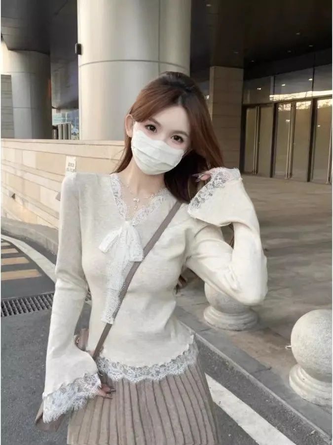 Women's Slim Fit Knitwear V-Ne Lace Knot Bell Sve Top Spring Autumn High-End Sensation Inner Wear Base irt
Women's Slim Fit Knitwear V-Ne Lace Knot Bell Sve Top Spring Autumn High-End Sensation Inner Wear Base irt