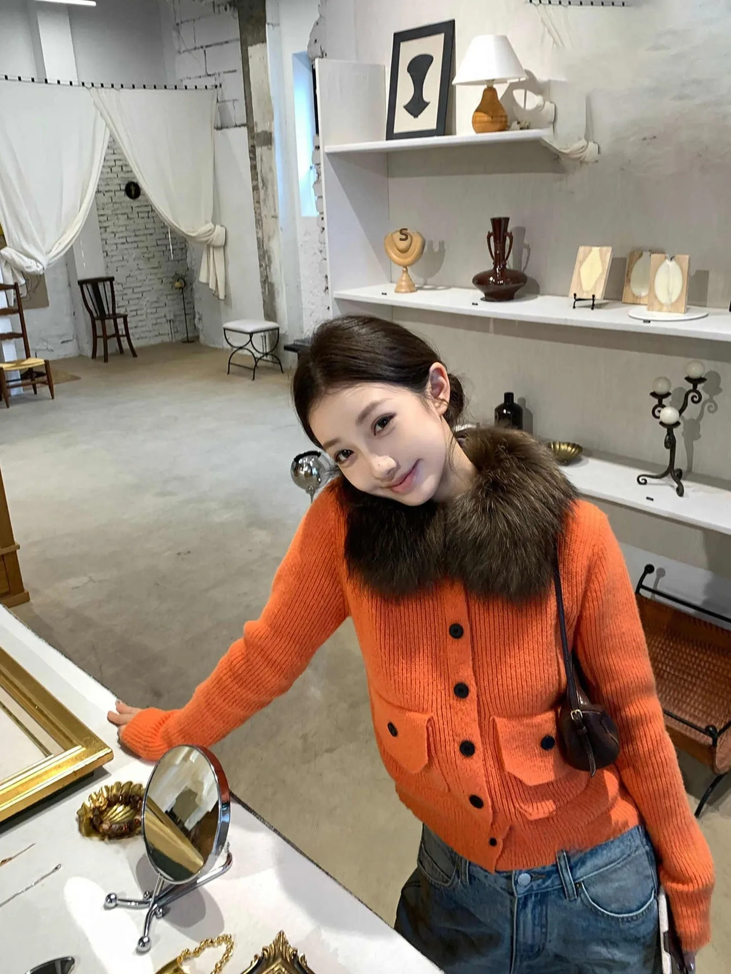 Thickened Knitted Long Sleeve Sweater Women's Autumn Winter High-End Feelings Orange Fur Collar Open Cardigan Slimming Top
Thickened Knitted Long Sleeve Sweater Women's Autumn Winter High-End Feelings Orange Fur Collar Open Cardigan Slimming Top