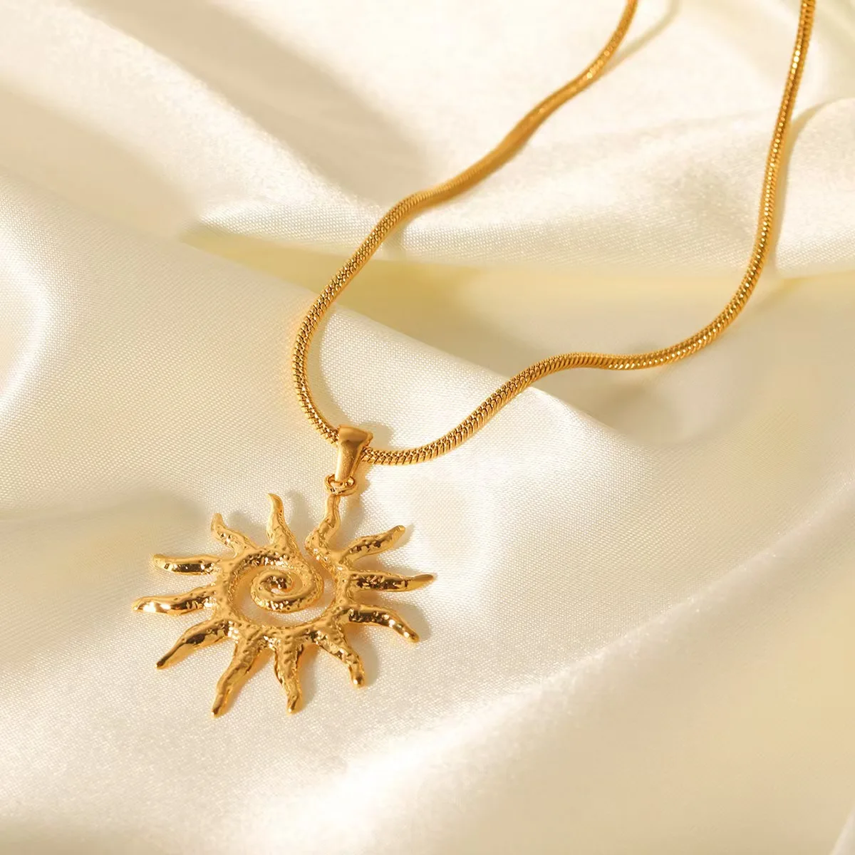 Boho Gold Sun Spiral Pendant Necklace Stainless Steel Snake Chain Women's Fashion Jewelry
Boho Gold Sun Spiral Pendant Necklace Stainless Steel Snake Chain Women's Fashion Jewelry