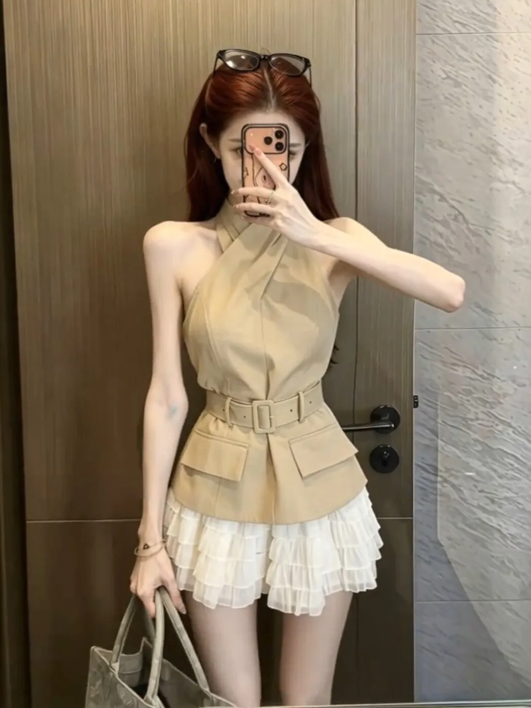 Summer Vacation Style Sleeveless Neck Hanging Top And Skirt Set Women's Fashion Design Sense Casual Wear High Waist Skirt
Summer Vacation Style Sleeveless Neck Hanging Top And Skirt Set Women's Fashion Design Sense Casual Wear High Waist Skirt
