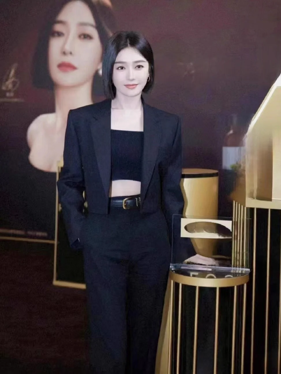 EXJR Sparkling Black Short Suit Jacket Women's Set Two-Piece Set Autumn Casual Commute Interview Work Daily Artistic Style
EXJR Sparkling Black Short Suit Jacket Women's Set Two-Piece Set Autumn Casual Commute Interview Work Daily Artistic Style