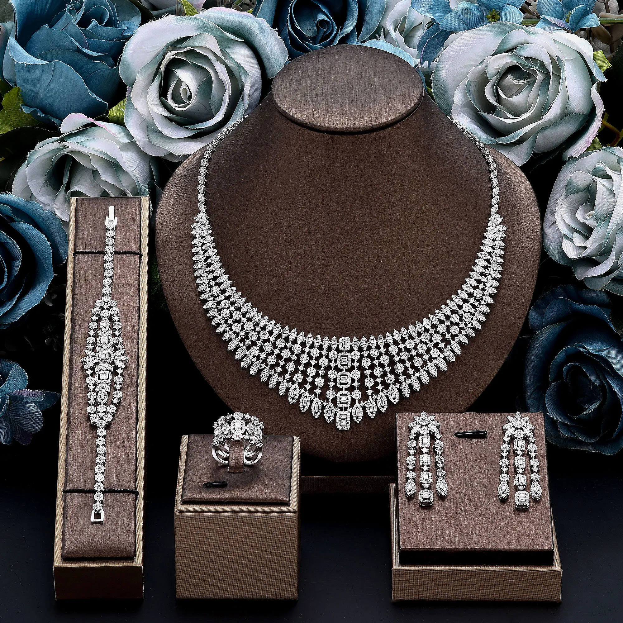 2024 New 4-piece Bride Zirconia Full Set Women's Party Jewelry Set Dubai Nigeria Crystal Wedding Jewelry Set
2024 New 4-piece Bride Zirconia Full Set Women's Party Jewelry Set Dubai Nigeria Crystal Wedding Jewelry Set