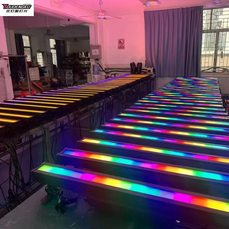 8 шт., 864 шт., светодиодный настенный стробоскоп RGB с эффектом мытья, сценический свет для концерта, ТВ, вечеринки
8 шт., 864 шт., светодиодный настенный стробоскоп RGB с эффектом мытья, сценический свет для концерта, ТВ, вечеринки