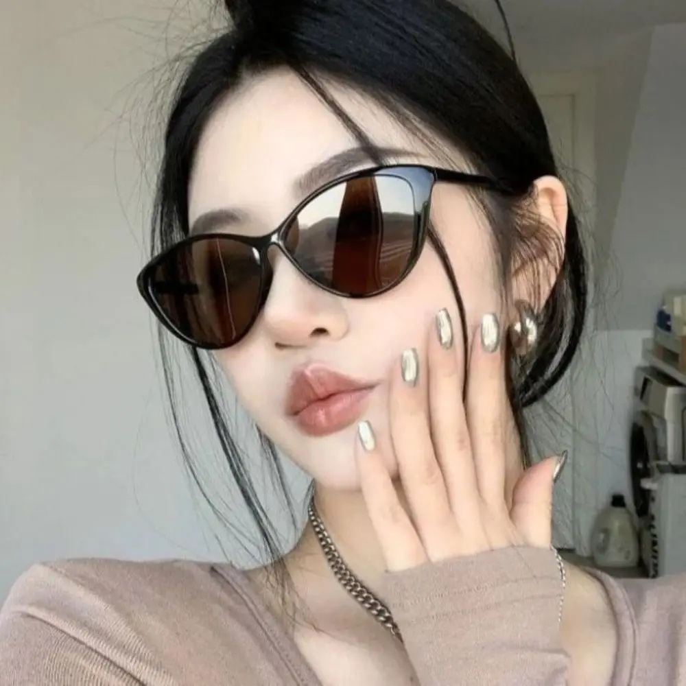 New Fashion Cat Eye Sunglasses Women Men Summer Oval Frame Eyeglasses Trendy Retro UV400 Sun Shade Glasses
New Fashion Cat Eye Sunglasses Women Men Summer Oval Frame Eyeglasses Trendy Retro UV400 Sun Shade Glasses
