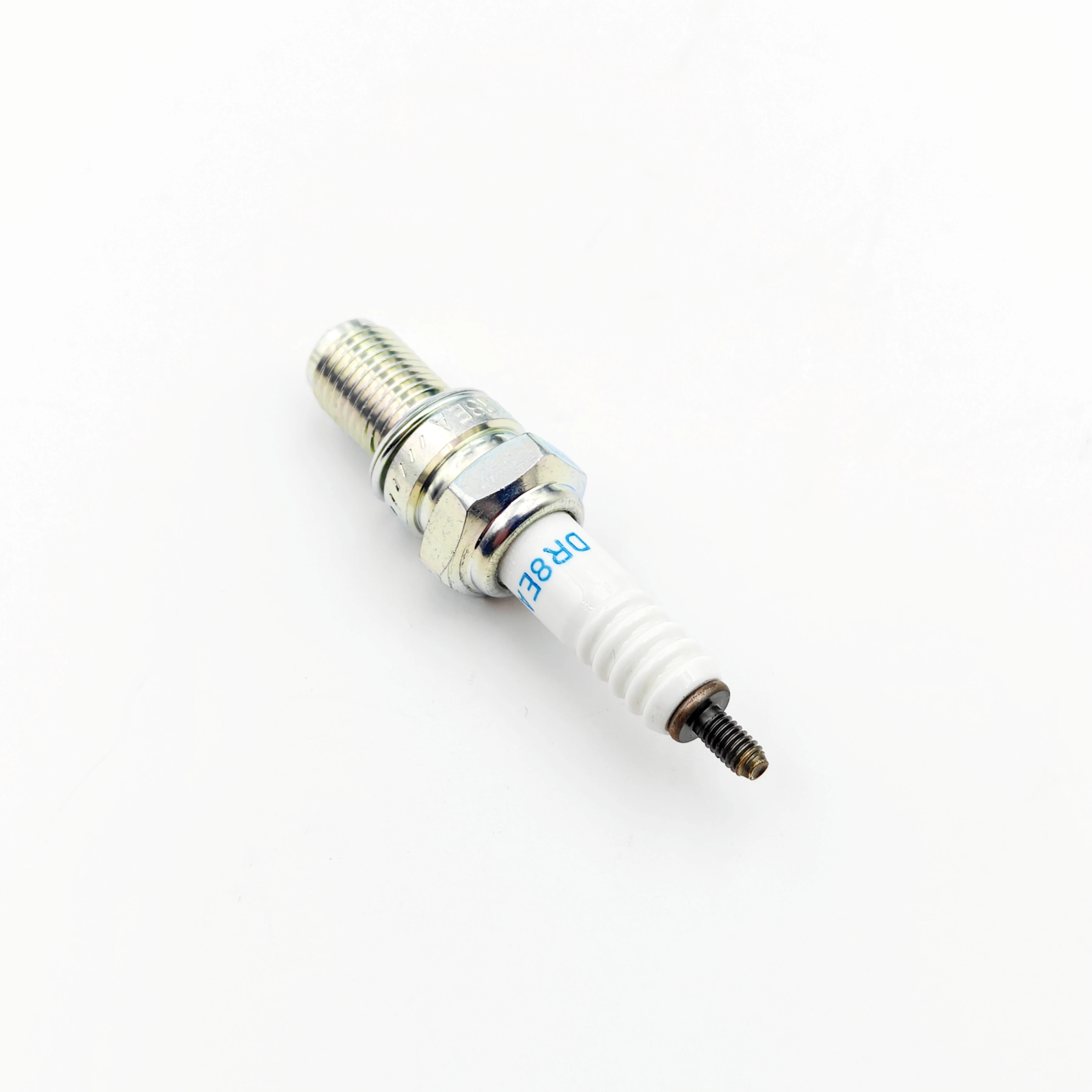 DR8EA Spark Plug for Linhai 260 300 E2 300 T3b EFI 370 PROMAX T3b 400 E2 400 E4 400 2B IRS 420 PROMAX T3b M565LT T3b 22419
DR8EA Spark Plug for Linhai 260 300 E2 300 T3b EFI 370 PROMAX T3b 400 E2 400 E4 400 2B IRS 420 PROMAX T3b M565LT T3b 22419