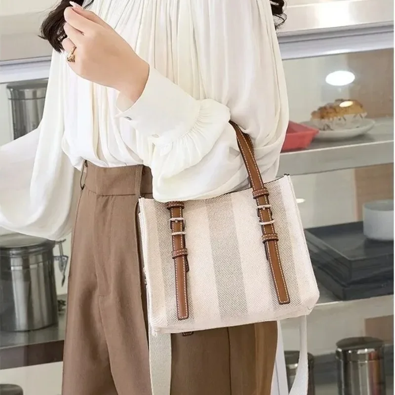 Luxury Multifunctional Versatile Ladies Fashion Shoulder Crossbody Designer Handbag New Women Small Pu Leather Tote Bags
Luxury Multifunctional Versatile Ladies Fashion Shoulder Crossbody Designer Handbag New Women Small Pu Leather Tote Bags