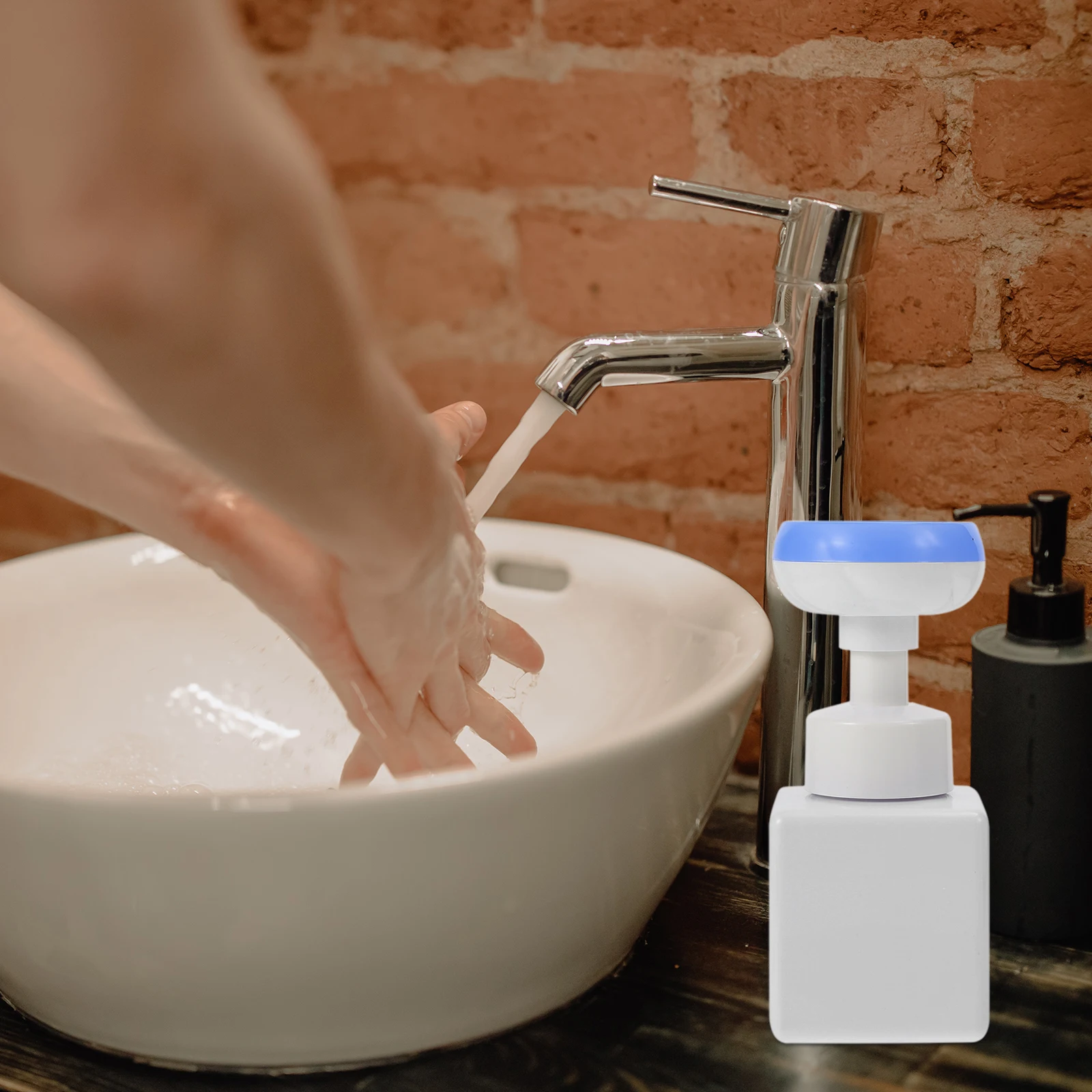 2Pcs Frothing Bottles PET Material Body Wash Sub Travel Size Shampoo Containers Foam Dispenser Bottles Reusable Environmentally
2Pcs Frothing Bottles PET Material Body Wash Sub Travel Size Shampoo Containers Foam Dispenser Bottles Reusable Environmentally