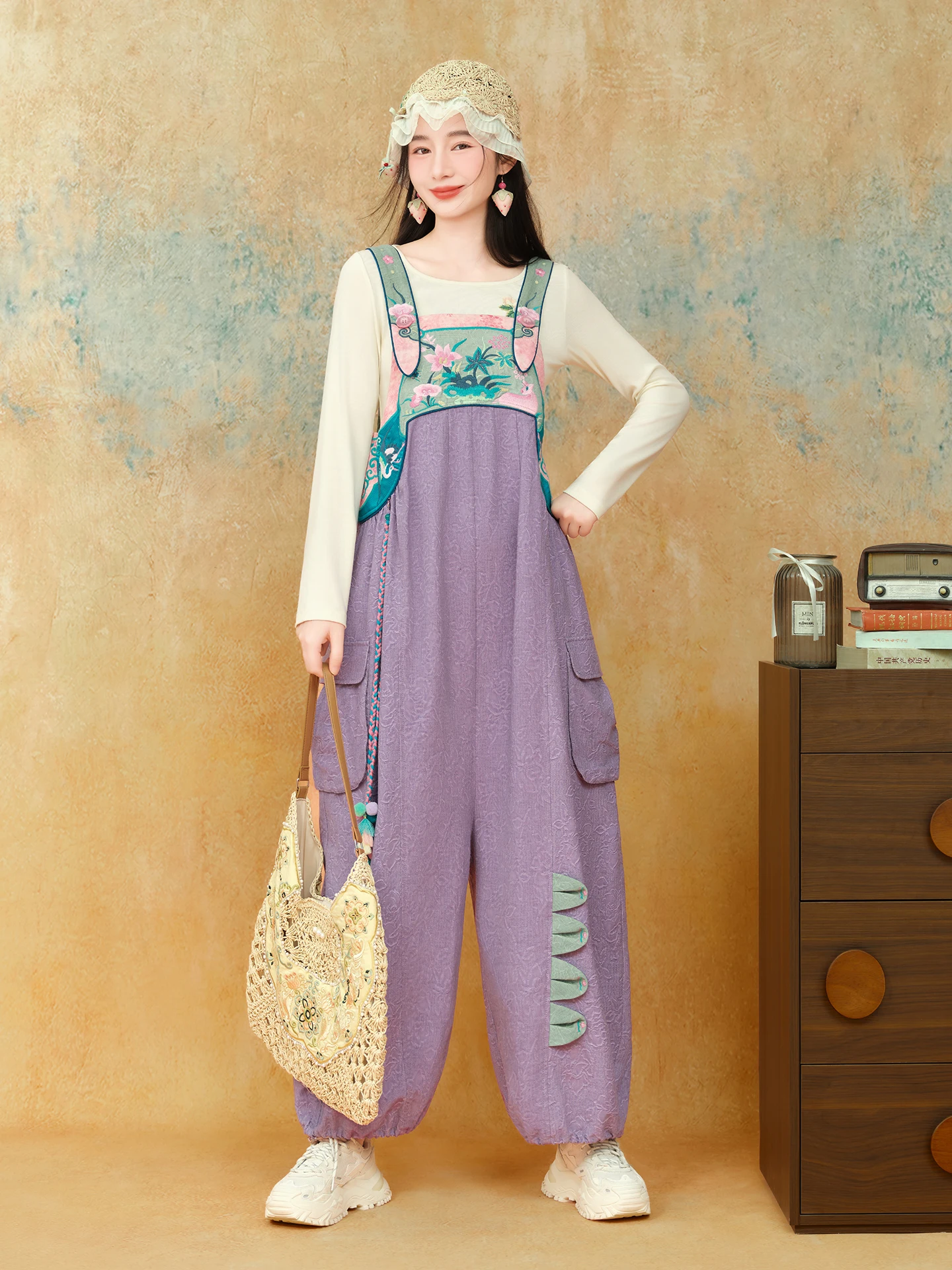 Оригинальные свободные рабочие комбинезоны Sulo Gold Stone Insect Beast Qianjin, новые, с вышивкой, широкие брюки
Оригинальные свободные рабочие комбинезоны Sulo Gold Stone Insect Beast Qianjin, новые, с вышивкой, широкие брюки