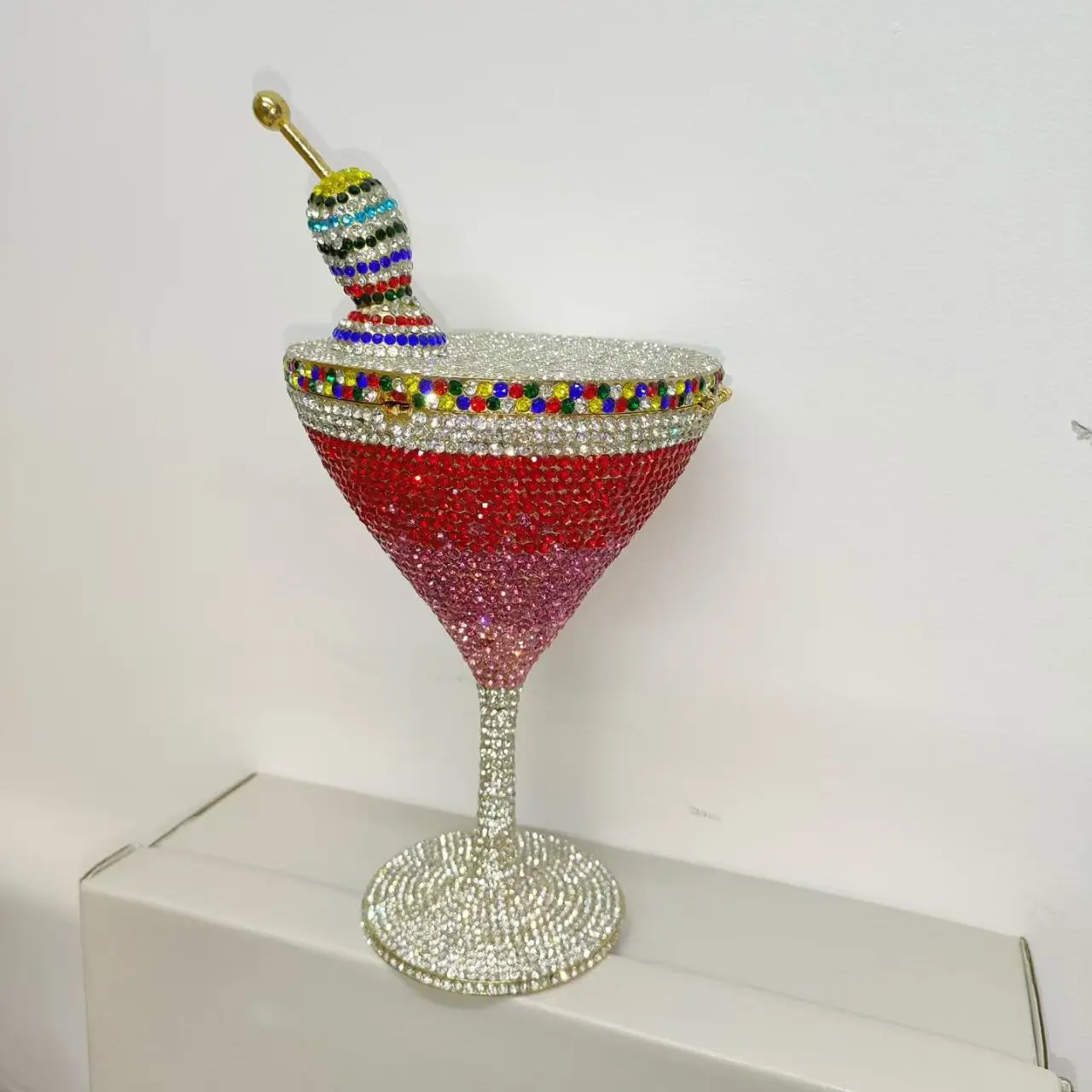Luxury Gradient Red Diamond Studded Martini Glass Evening Bag, Novelty Bling Cocktail Cup Crossbody Purse for Women
Luxury Gradient Red Diamond Studded Martini Glass Evening Bag, Novelty Bling Cocktail Cup Crossbody Purse for Women