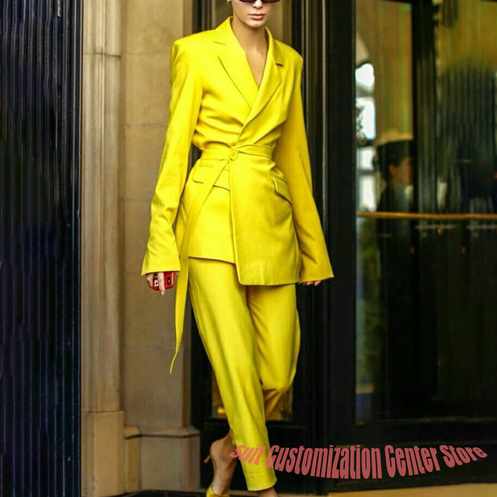 Ярко-желтый облегающий женский пиджак и брючный комплект, пиджак с лацканами на одной пуговице, шикарный массивный костюм, официальный вечерний наряд
Ярко-желтый облегающий женский пиджак и брючный комплект, пиджак с лацканами на одной пуговице, шикарный массивный костюм, официальный вечерний наряд