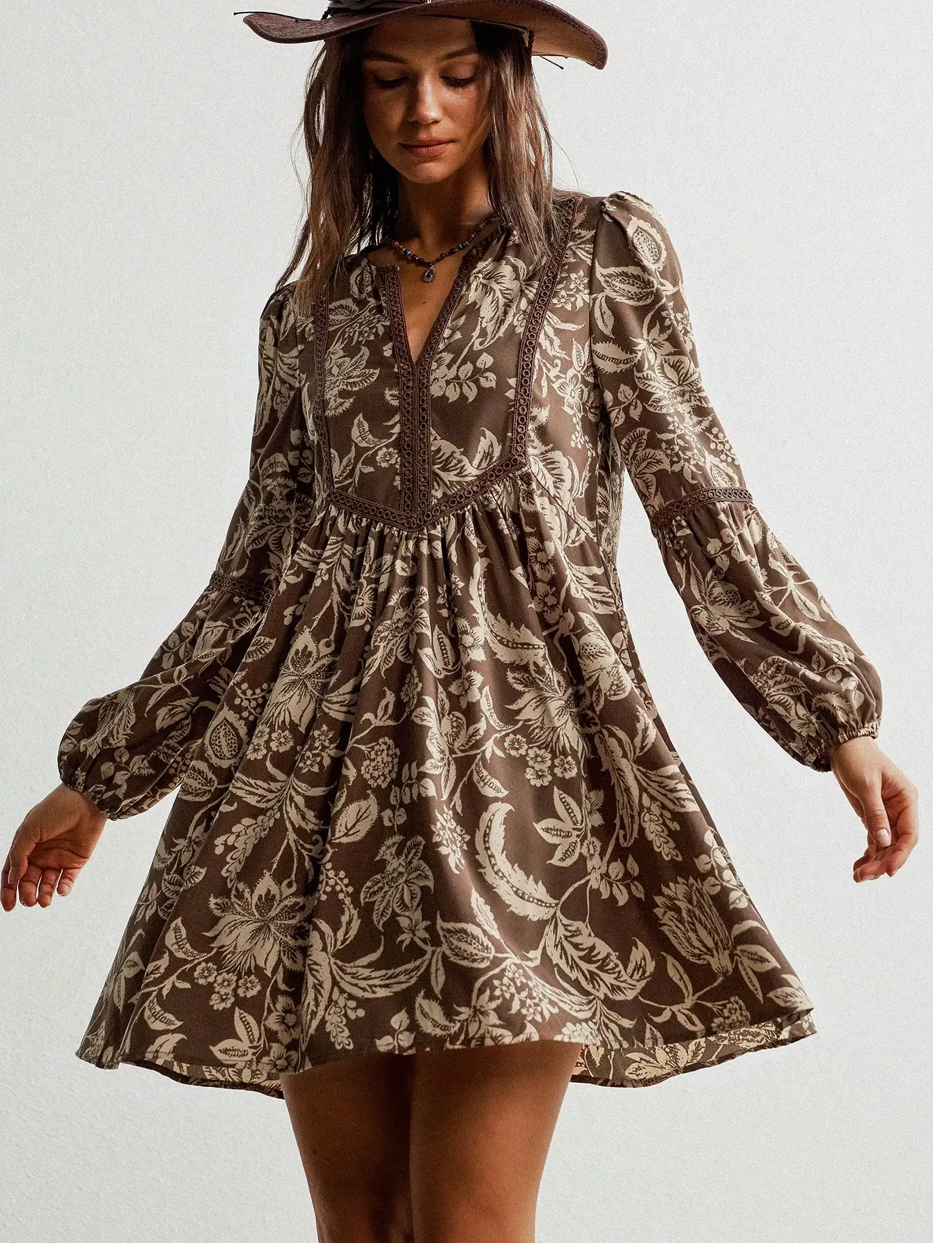 Bohemian Floral V-Neck Long Sleeve Mini Dress for Beach, Festival & Vacation
Bohemian Floral V-Neck Long Sleeve Mini Dress for Beach, Festival & Vacation