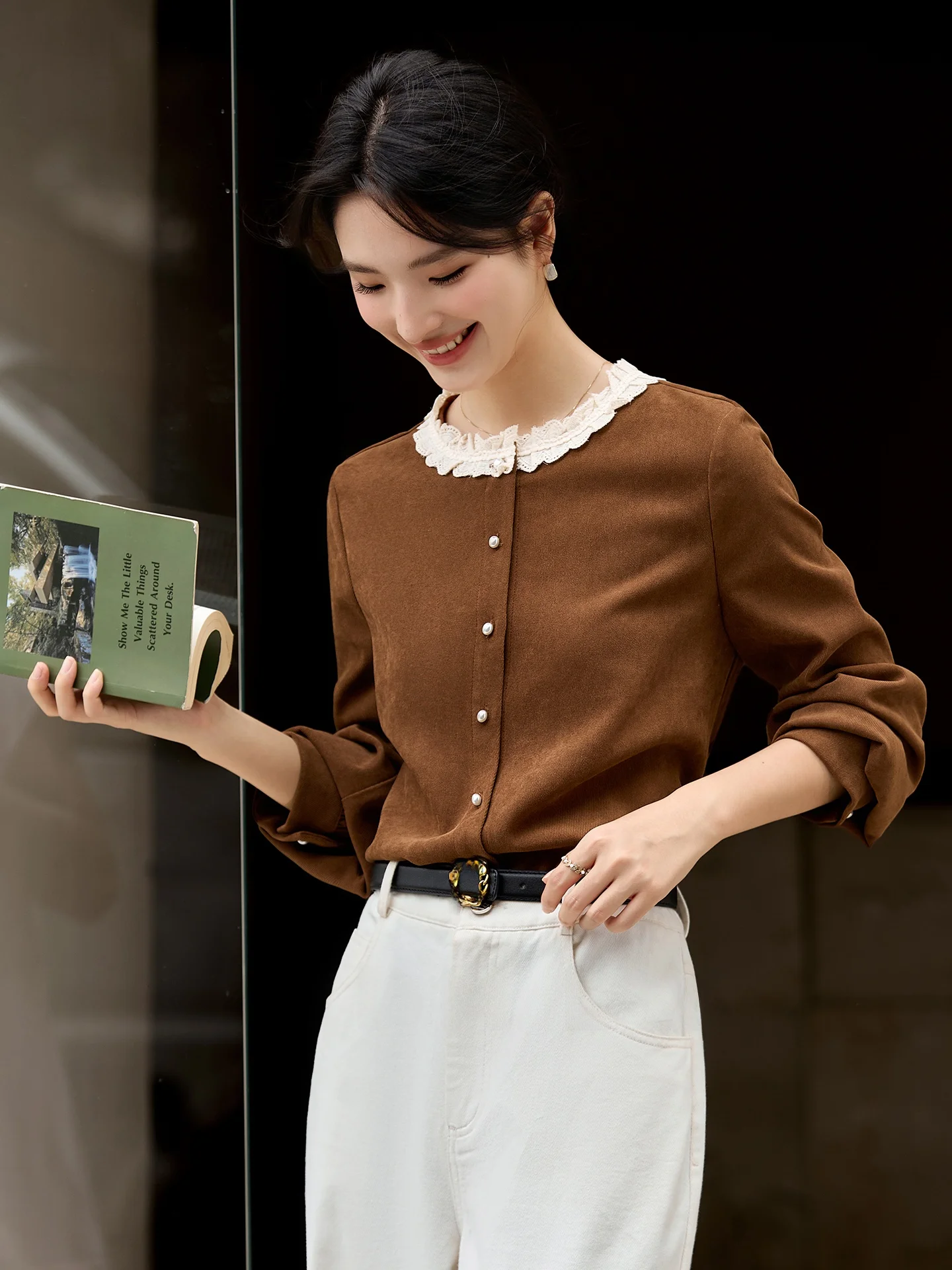 Elegant round Neck Corduroy Shirt Women's Spring New Style Vimly Casual Fashion Polyester Fiber Long Sleeve Comfortable Top
Elegant round Neck Corduroy Shirt Women's Spring New Style Vimly Casual Fashion Polyester Fiber Long Sleeve Comfortable Top