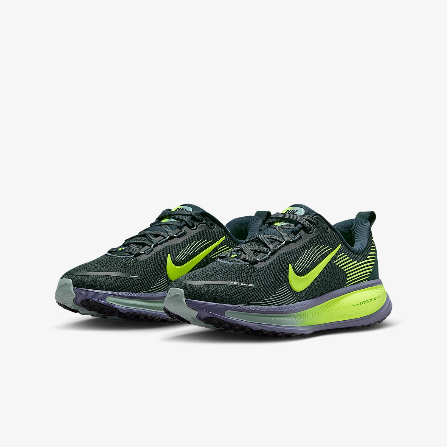 Оригинальные детские амортизирующие износостойкие кроссовки Nike Vomero 18 для тренировок и бега HQ2157-300
Оригинальные детские амортизирующие износостойкие кроссовки Nike Vomero 18 для тренировок и бега HQ2157-300
