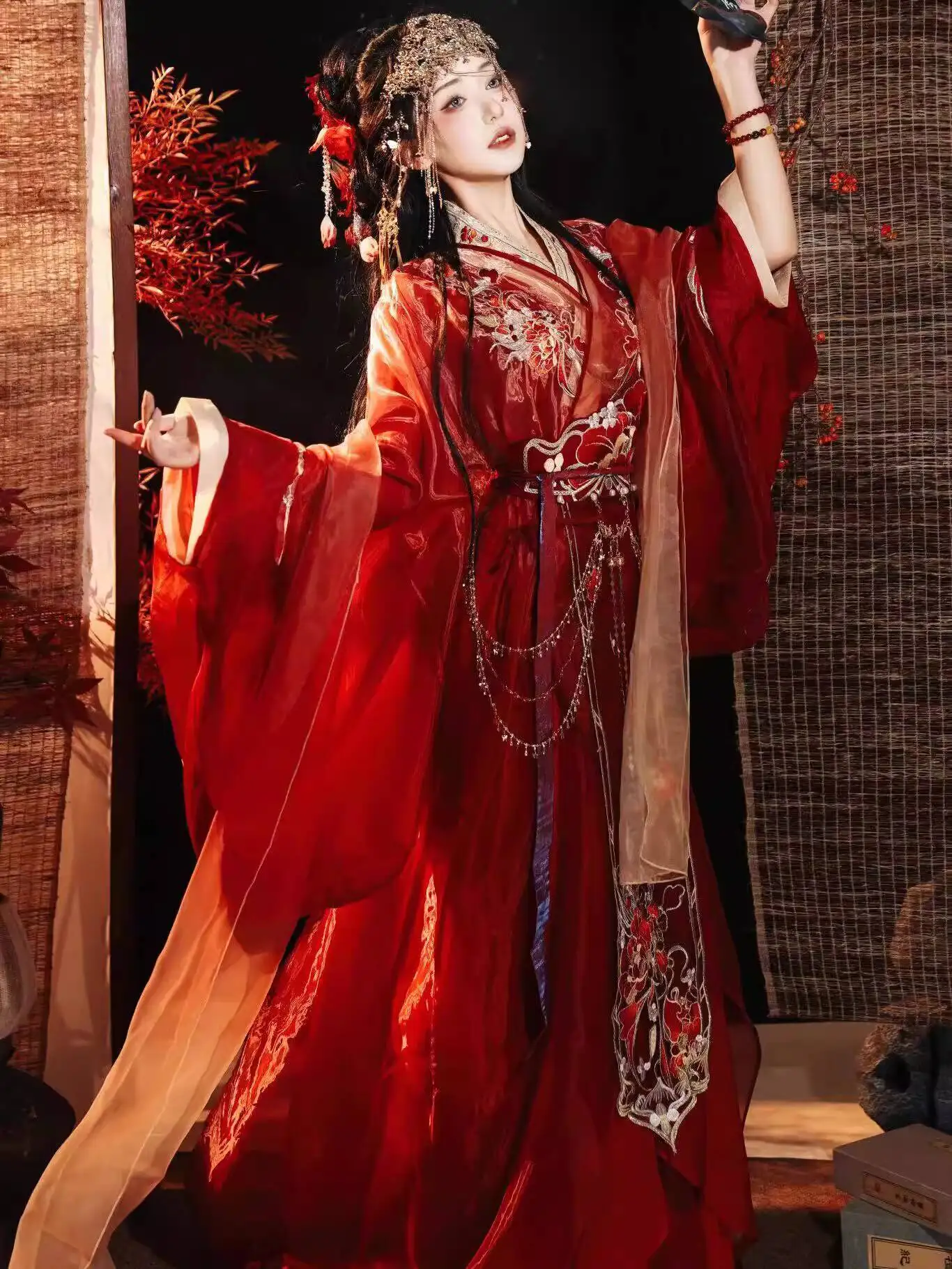 New Hanfu Women Heavy Industry Embroidery Magnificent Atmosphere Sense Sense Of Destiny Improve Warring States Robe Cosplay
New Hanfu Women Heavy Industry Embroidery Magnificent Atmosphere Sense Sense Of Destiny Improve Warring States Robe Cosplay