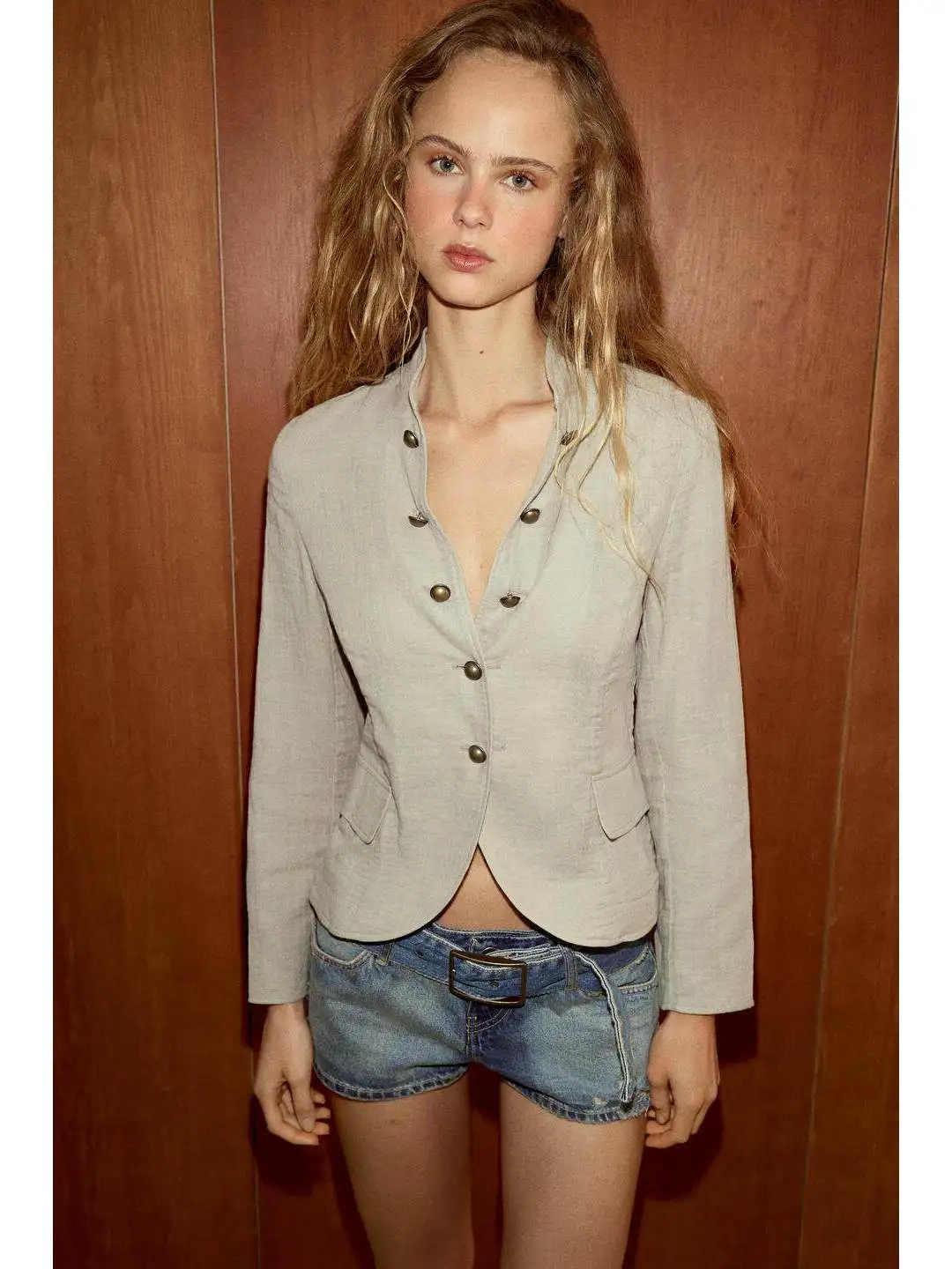 Fashionable Shorts Bodycon Low Waist Hole Design Belt Included Trendy Girl Style Casual Fashion Low Waist Shorts
Fashionable Shorts Bodycon Low Waist Hole Design Belt Included Trendy Girl Style Casual Fashion Low Waist Shorts