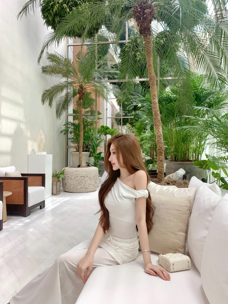 Женский летний повседневный топ-жилет JUNSTUDIO с асимметричным вырезом и утягивающим эффектом, универсальный, модный
Женский летний повседневный топ-жилет JUNSTUDIO с асимметричным вырезом и утягивающим эффектом, универсальный, модный