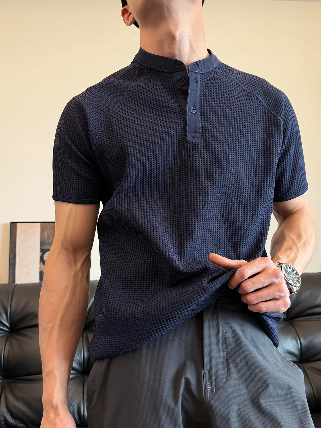 American Style Dark Blue Short Sleeve T-Shirt Henry Collar CleanFit Summer Waffle Pattern Regular Fit Fashionable Casual Top
American Style Dark Blue Short Sleeve T-Shirt Henry Collar CleanFit Summer Waffle Pattern Regular Fit Fashionable Casual Top