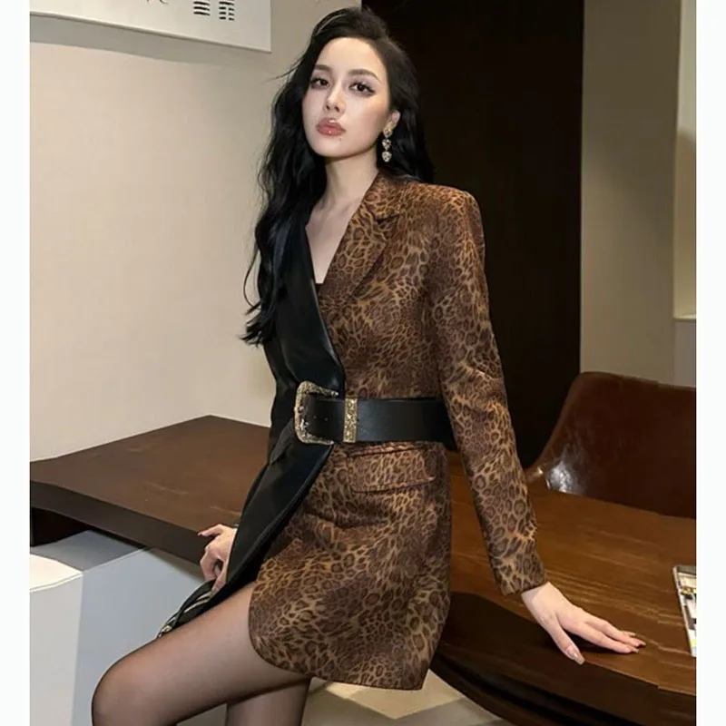 Leopard Print Suit Jacket Women's Autumn and Winter 2025 New High-End Light Luxury Deerskin Patchwork Leather Jacket Versatile L
Leopard Print Suit Jacket Women's Autumn and Winter 2025 New High-End Light Luxury Deerskin Patchwork Leather Jacket Versatile L