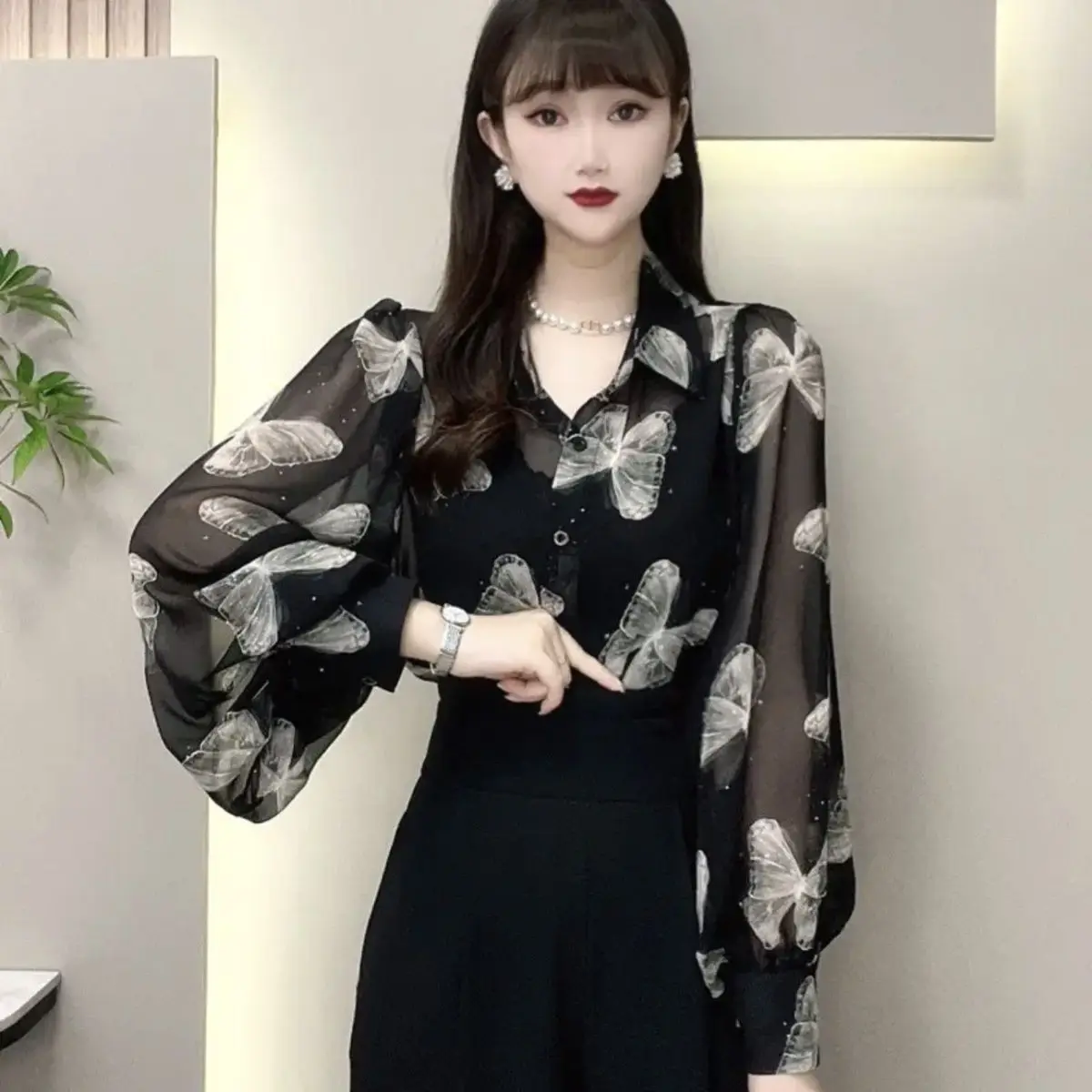 2025 Summer New Style Versatile and Fashionable Temperament Slimming Butterfly Printed Sunscreen Top Shirt
2025 Summer New Style Versatile and Fashionable Temperament Slimming Butterfly Printed Sunscreen Top Shirt
