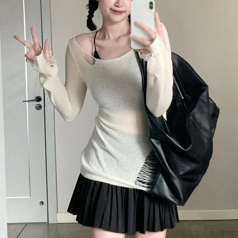 Однотонный женский трикотаж с длинными рукавами и открытыми плечами.
Однотонный женский трикотаж с длинными рукавами и открытыми плечами.