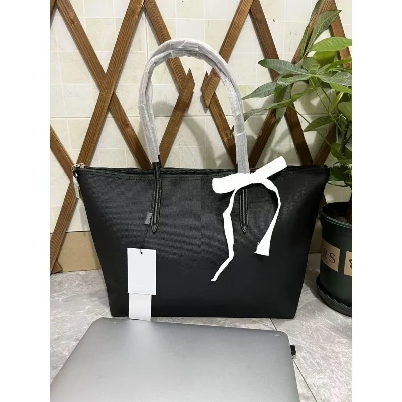 Fashionable Trendy Convenience Tote Bag Large Capacity Single Shoulder Bag for Women Solid Color Commuter Bag
Fashionable Trendy Convenience Tote Bag Large Capacity Single Shoulder Bag for Women Solid Color Commuter Bag