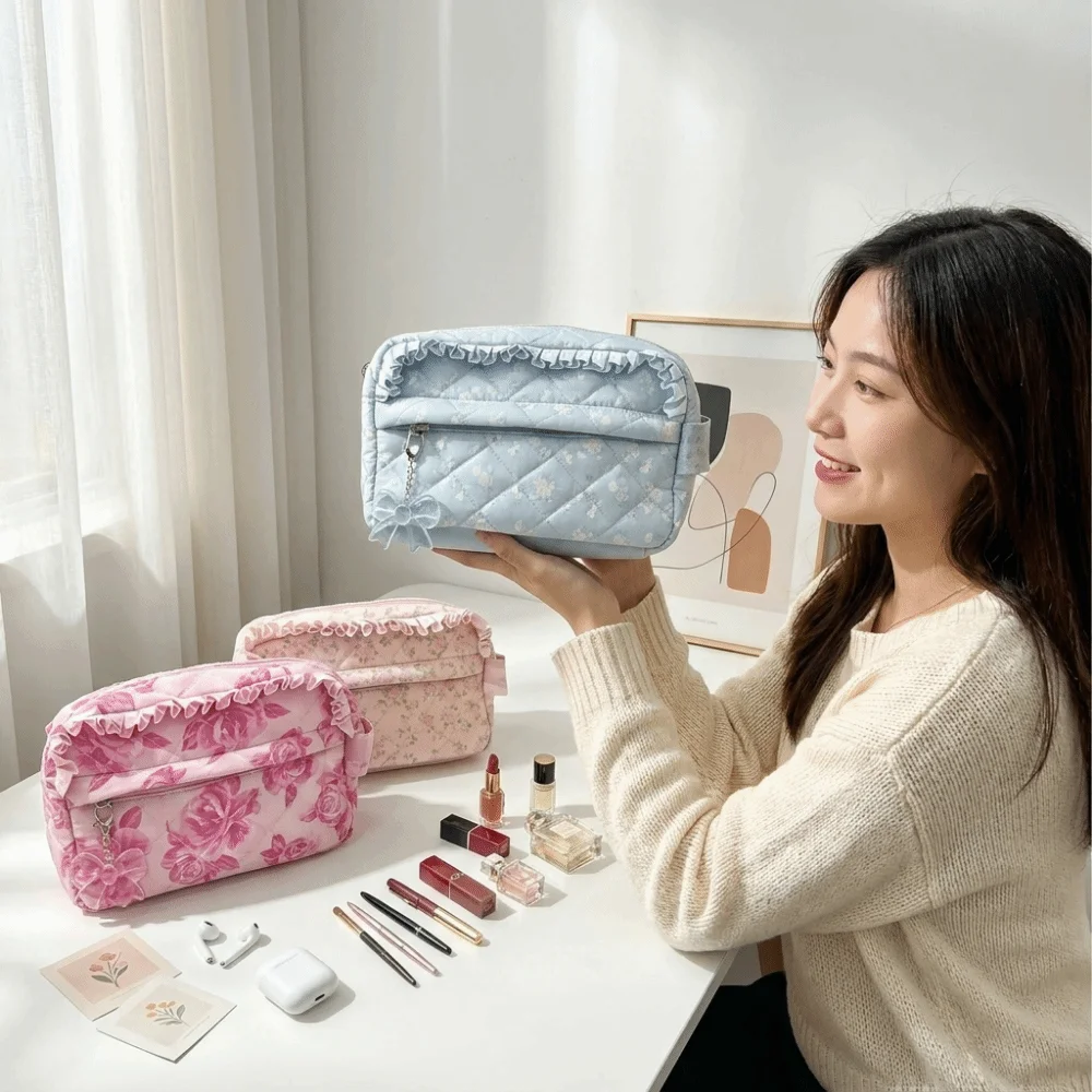 Lace Trim Floral Makeup Bag Vintage Style Large Capacity Cosmetic Storage Bag Floral Pattern with Bow Pendant Toiletry Case
Lace Trim Floral Makeup Bag Vintage Style Large Capacity Cosmetic Storage Bag Floral Pattern with Bow Pendant Toiletry Case