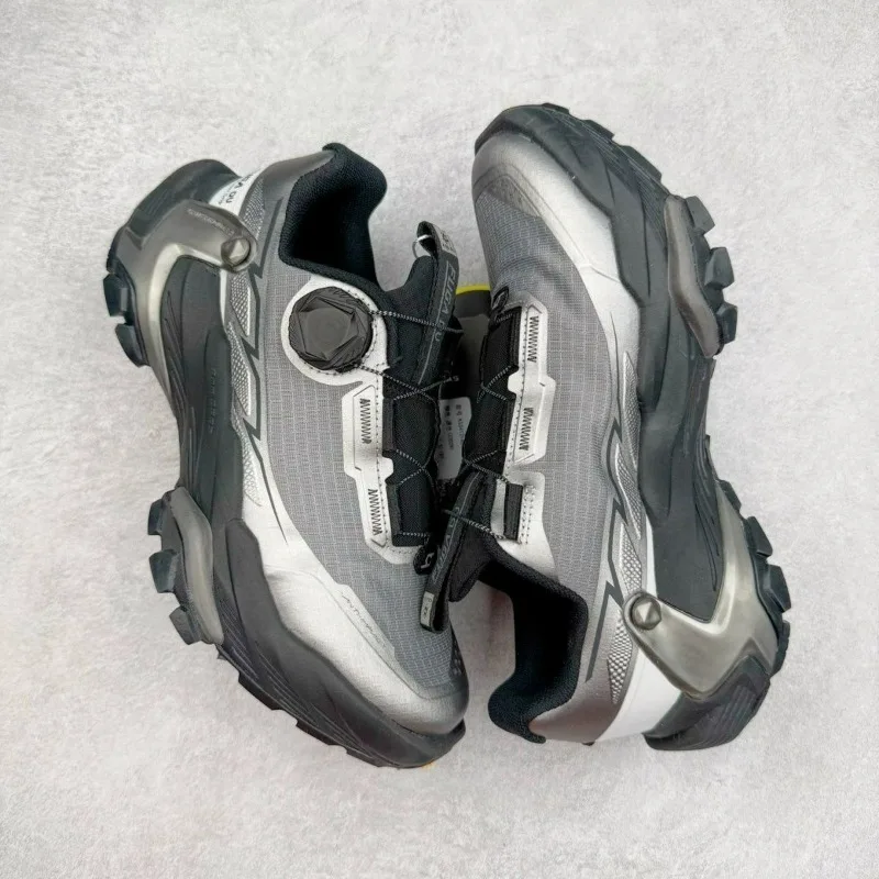 Оригинальная брендовая уличная спортивная обувь для мужчин и женщин, прогулочные кроссовки с быстрой шнуровкой, носимые кроссовки унисекс для бега, пары
Оригинальная брендовая уличная спортивная обувь для мужчин и женщин, прогулочные кроссовки с быстрой шнуровкой, носимые кроссовки унисекс для бега, пары