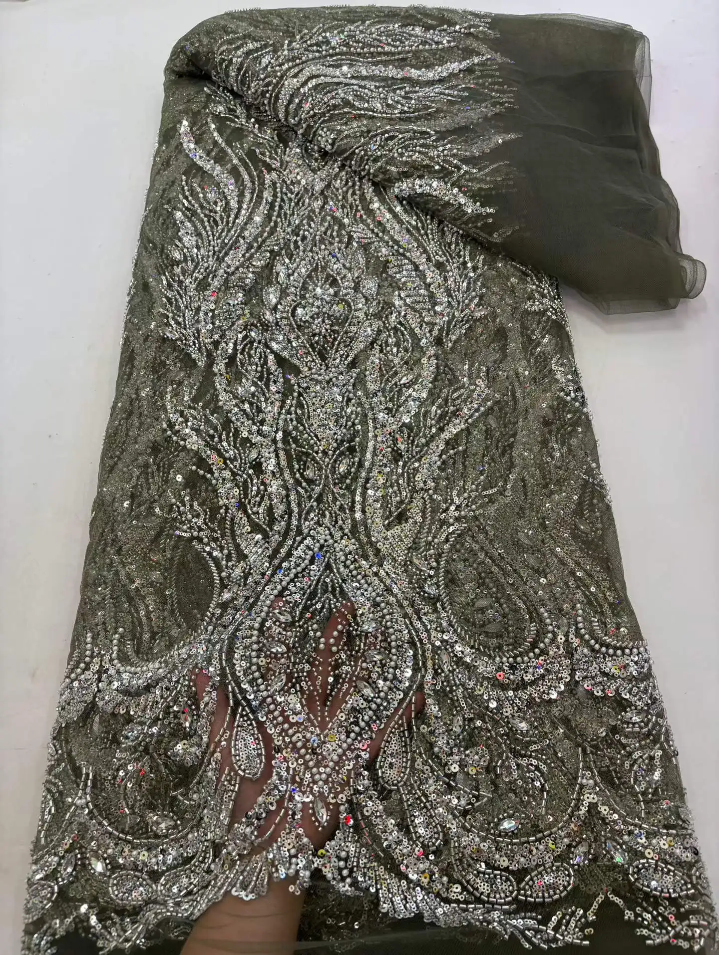 Luxury Fashion Elegant French Mesh Beads Embroidery Sequins Lace Fabric African Nigerian Lace Fabric For Wedding Dress
Luxury Fashion Elegant French Mesh Beads Embroidery Sequins Lace Fabric African Nigerian Lace Fabric For Wedding Dress