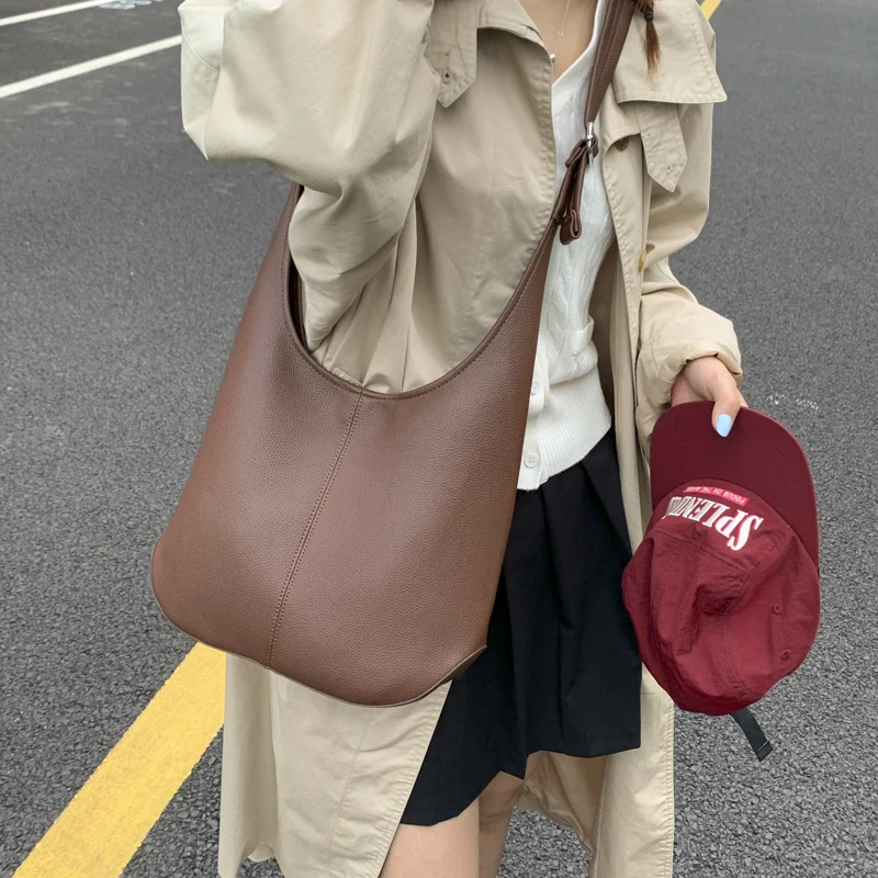 Гламурная женская сумка через плечо, роскошная дизайнерская сумка, женская сумка через плечо, элегантная кожаная сумка-мессенджер
Гламурная женская сумка через плечо, роскошная дизайнерская сумка, женская сумка через плечо, элегантная кожаная сумка-мессенджер