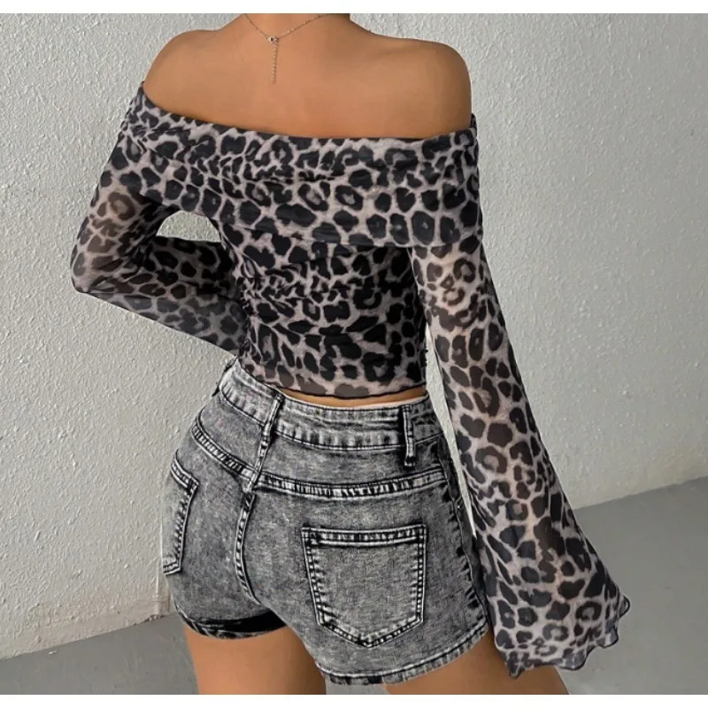 2025 New Cherry Print Short Sleeved Round Neck T-shirt Contrasting Color Slimming Versatile Top
2025 New Cherry Print Short Sleeved Round Neck T-shirt Contrasting Color Slimming Versatile Top