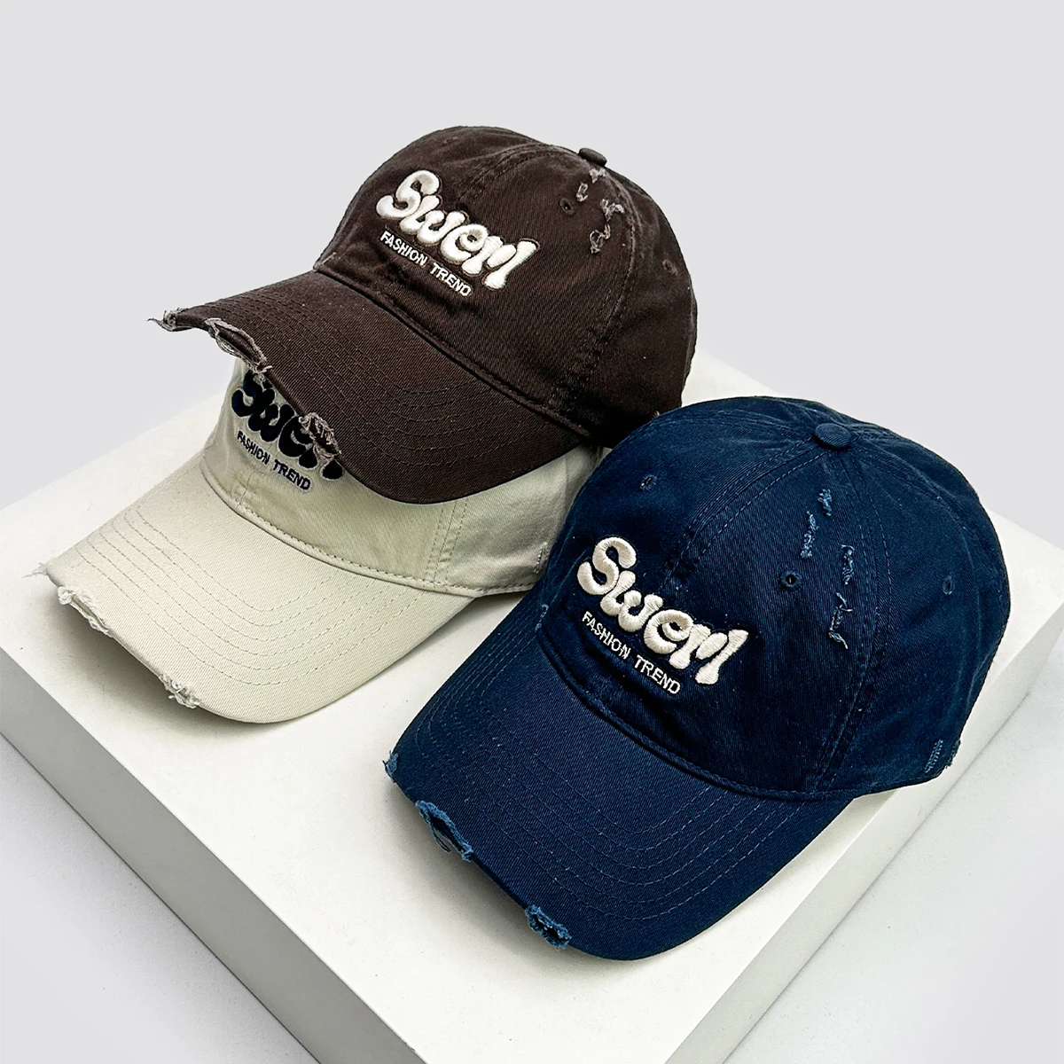New Unisex Broken Style Embroidered Swem Letters Baseball Hats Breathable Korean Sunshade Casual Peaked Caps Versatile Fashion
New Unisex Broken Style Embroidered Swem Letters Baseball Hats Breathable Korean Sunshade Casual Peaked Caps Versatile Fashion