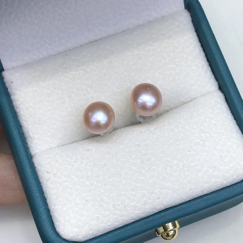 S925 Серьги в виде пресной воды, булочка с жемчужной инкрустацией, маленькие, изысканные, универсальные, простые
S925 Серьги в виде пресной воды, булочка с жемчужной инкрустацией, маленькие, изысканные, универсальные, простые